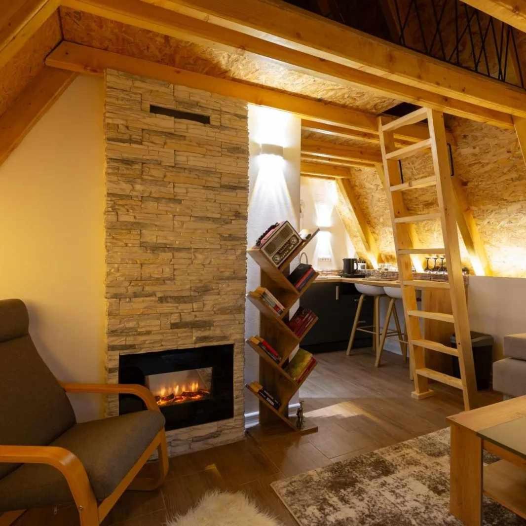 One-Bedroom House photo 1