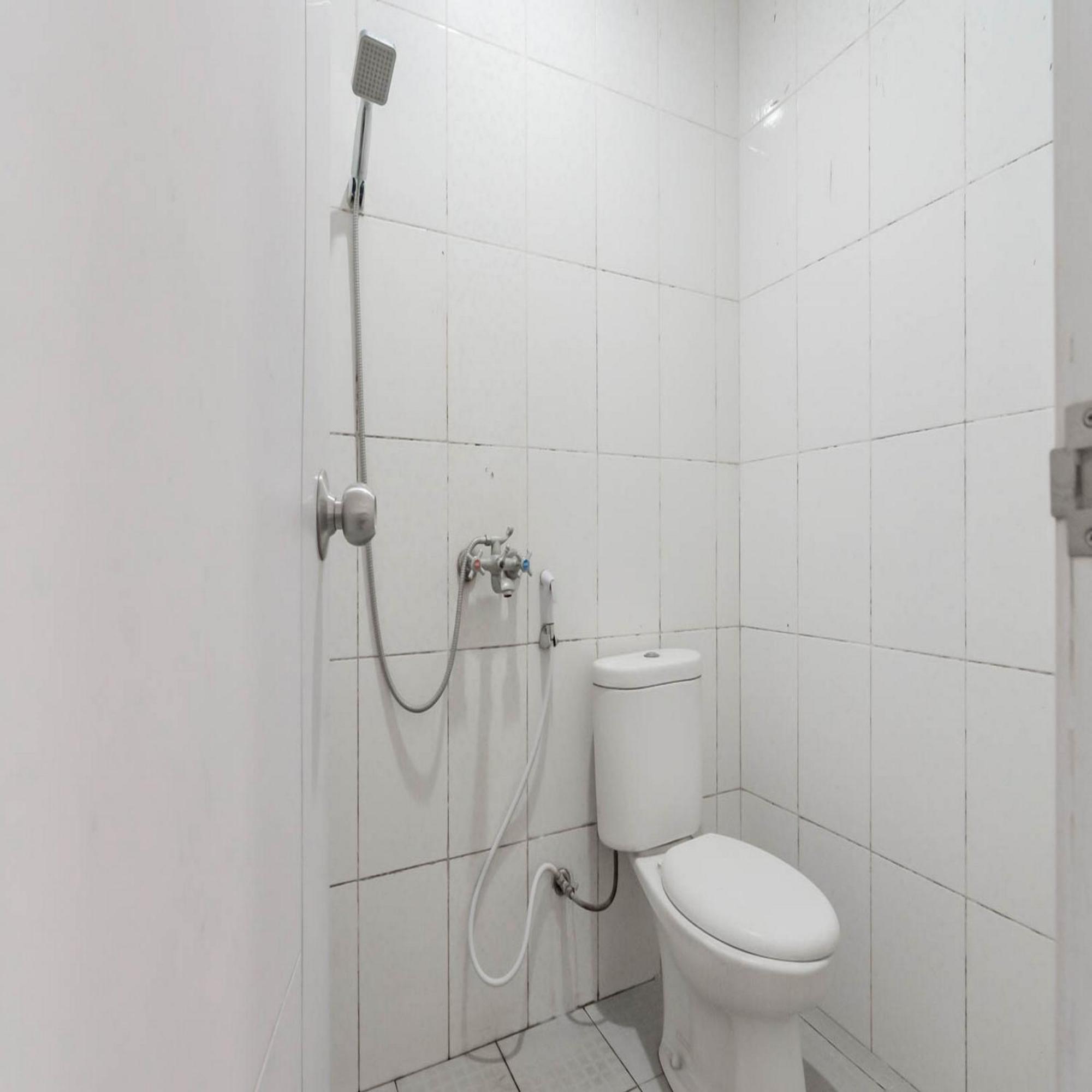 Standard Twin Room - Photo 4