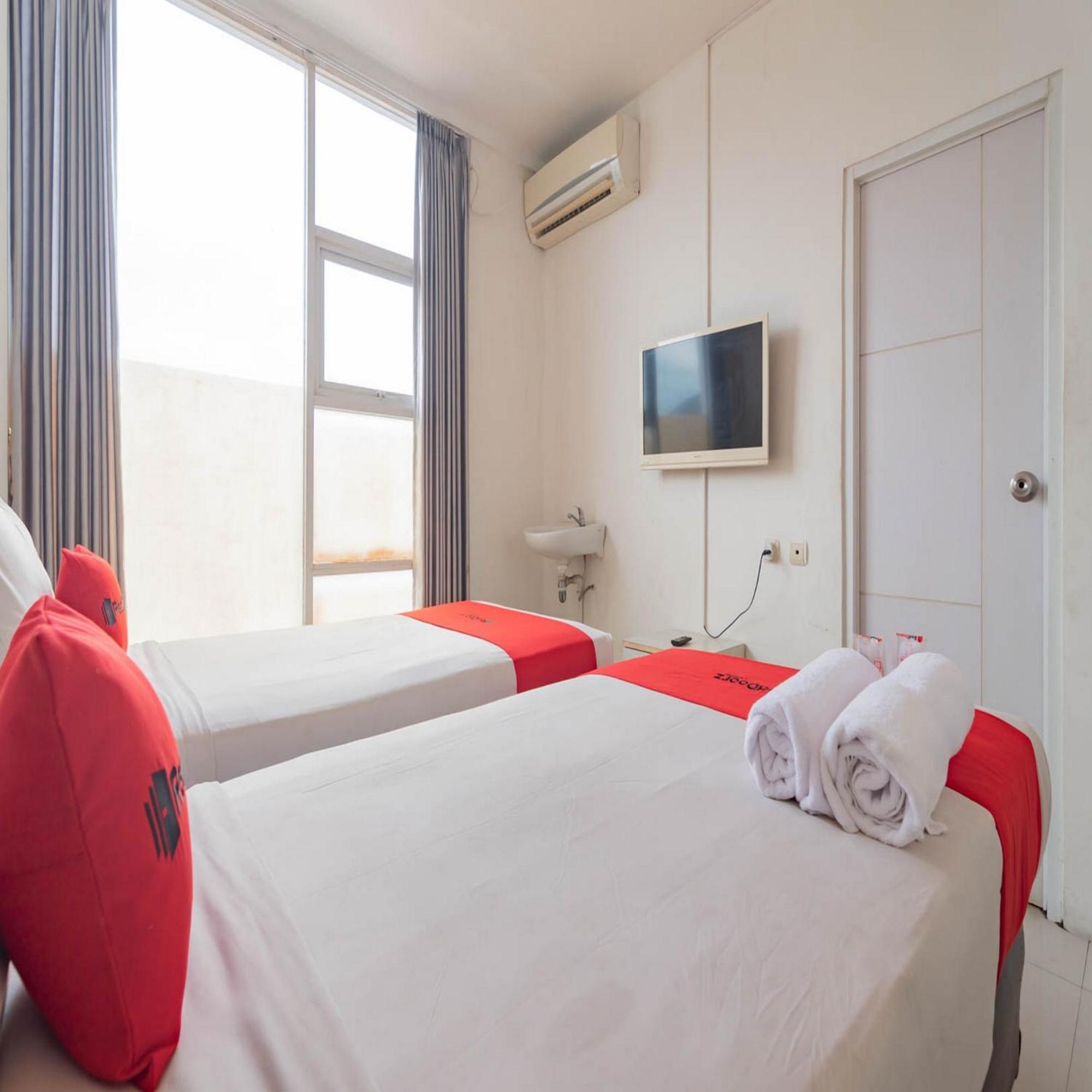 Standard Twin Room - Photo 2