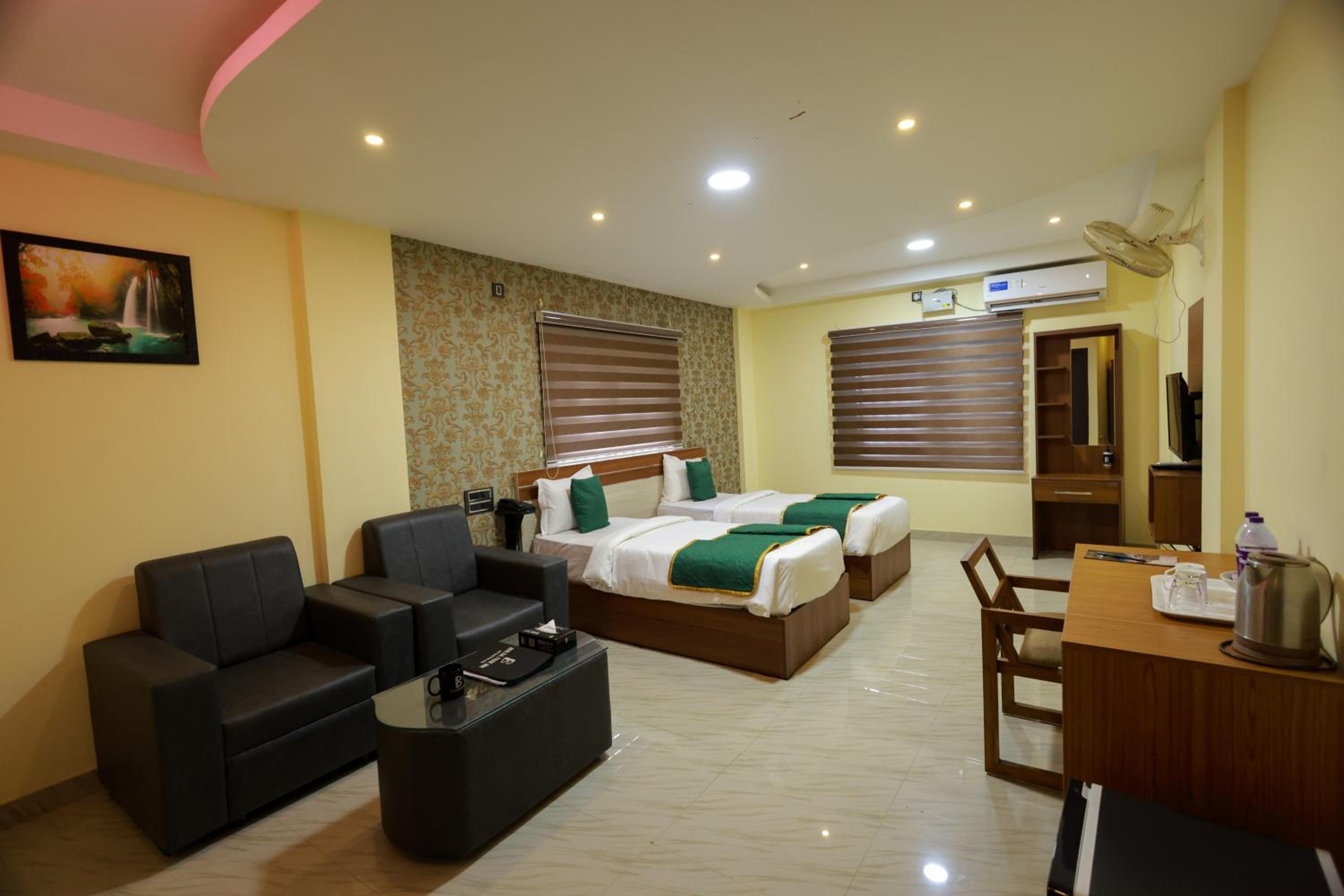 Standard Twin Room - Photo 1