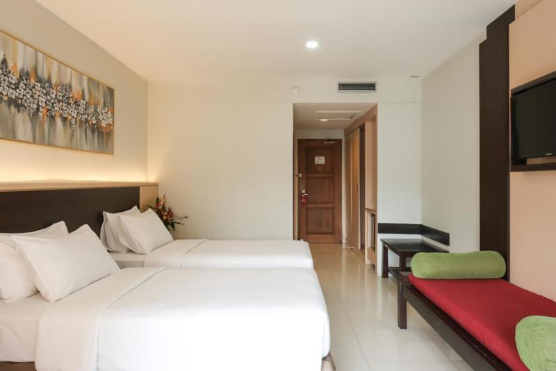 Deluxe Twin Room with Mountain View - No Balcony - Photo 6