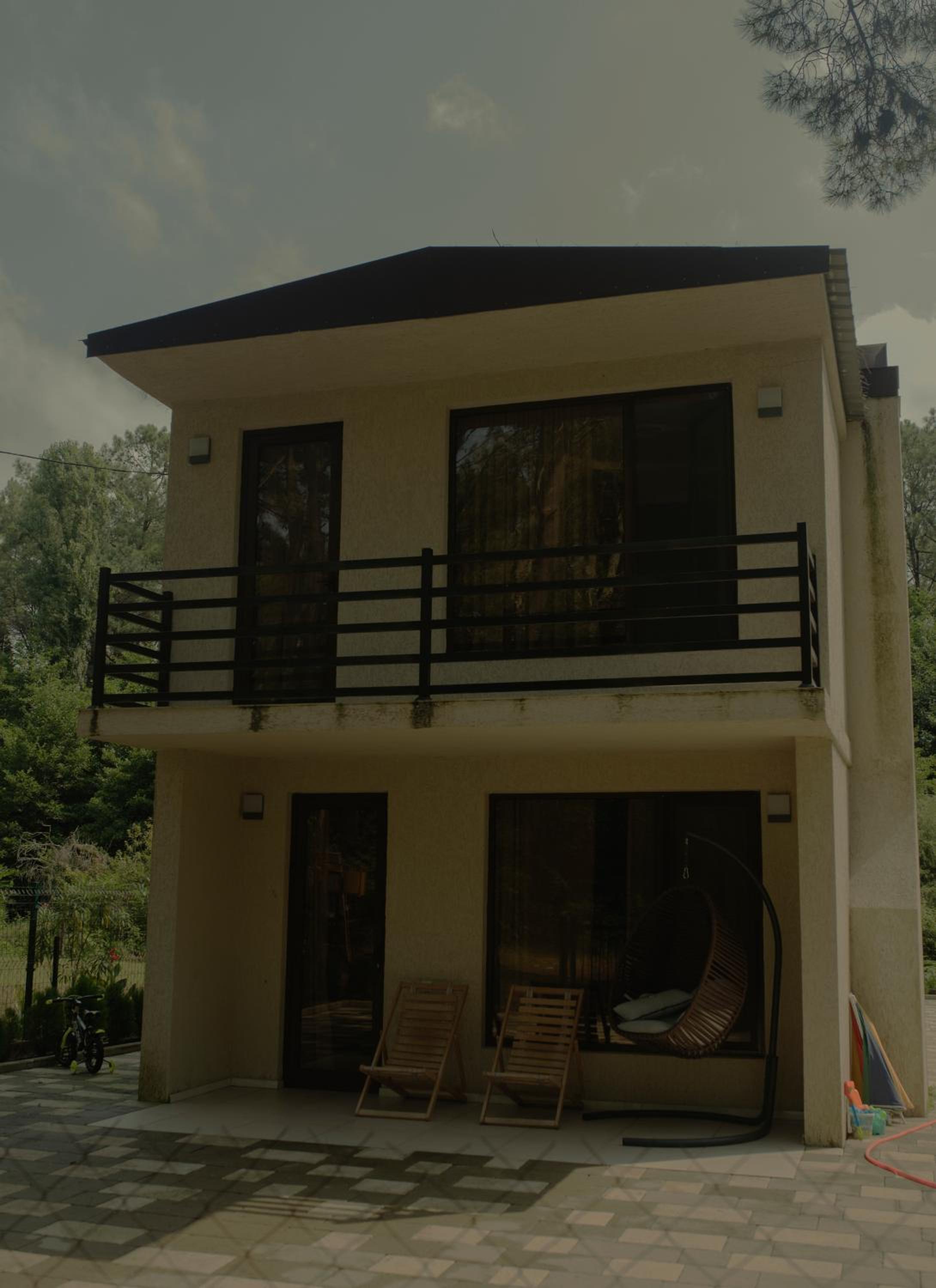 Three-Bedroom House photo 2