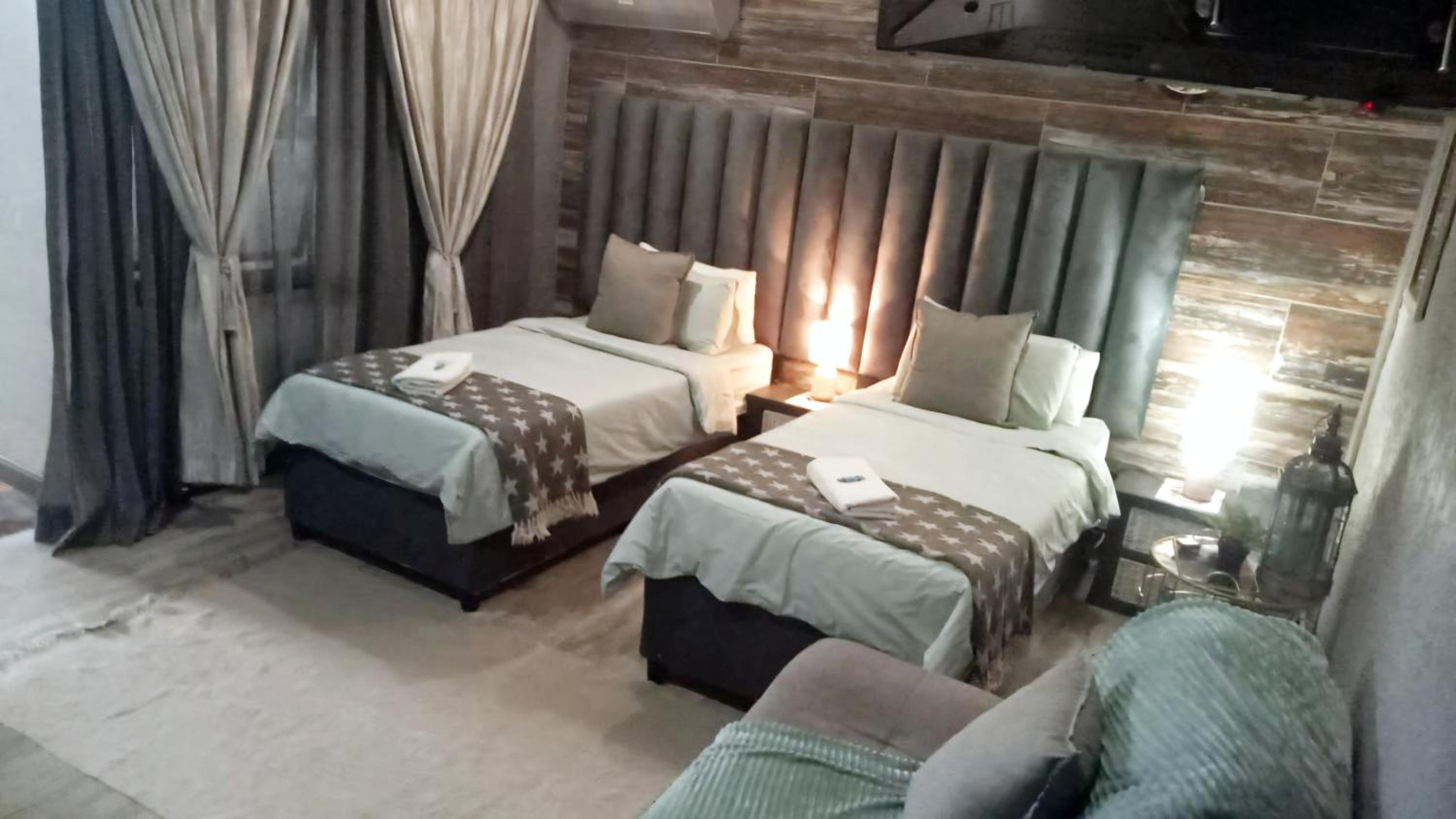 Deluxe Suite - Photo 9