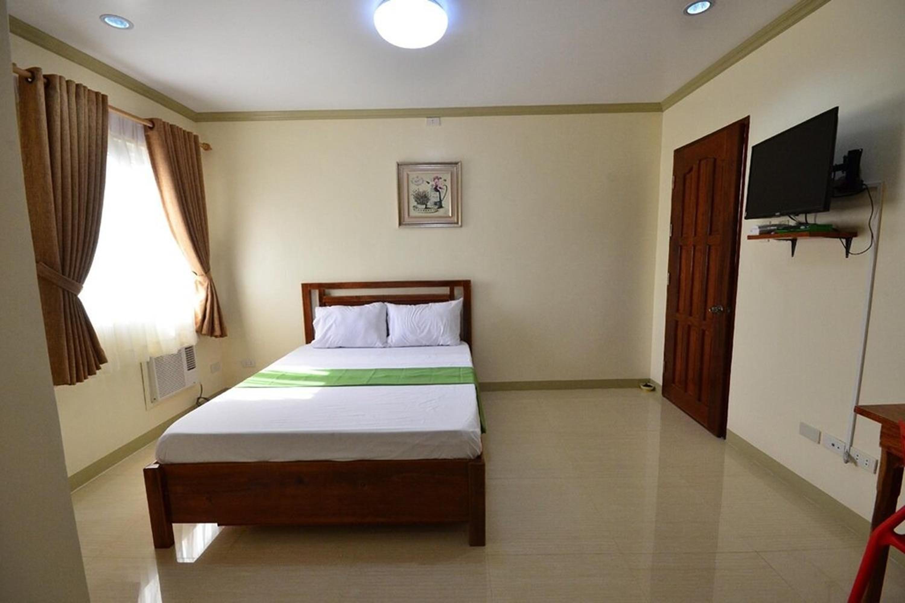 Standard Double Room photo 3