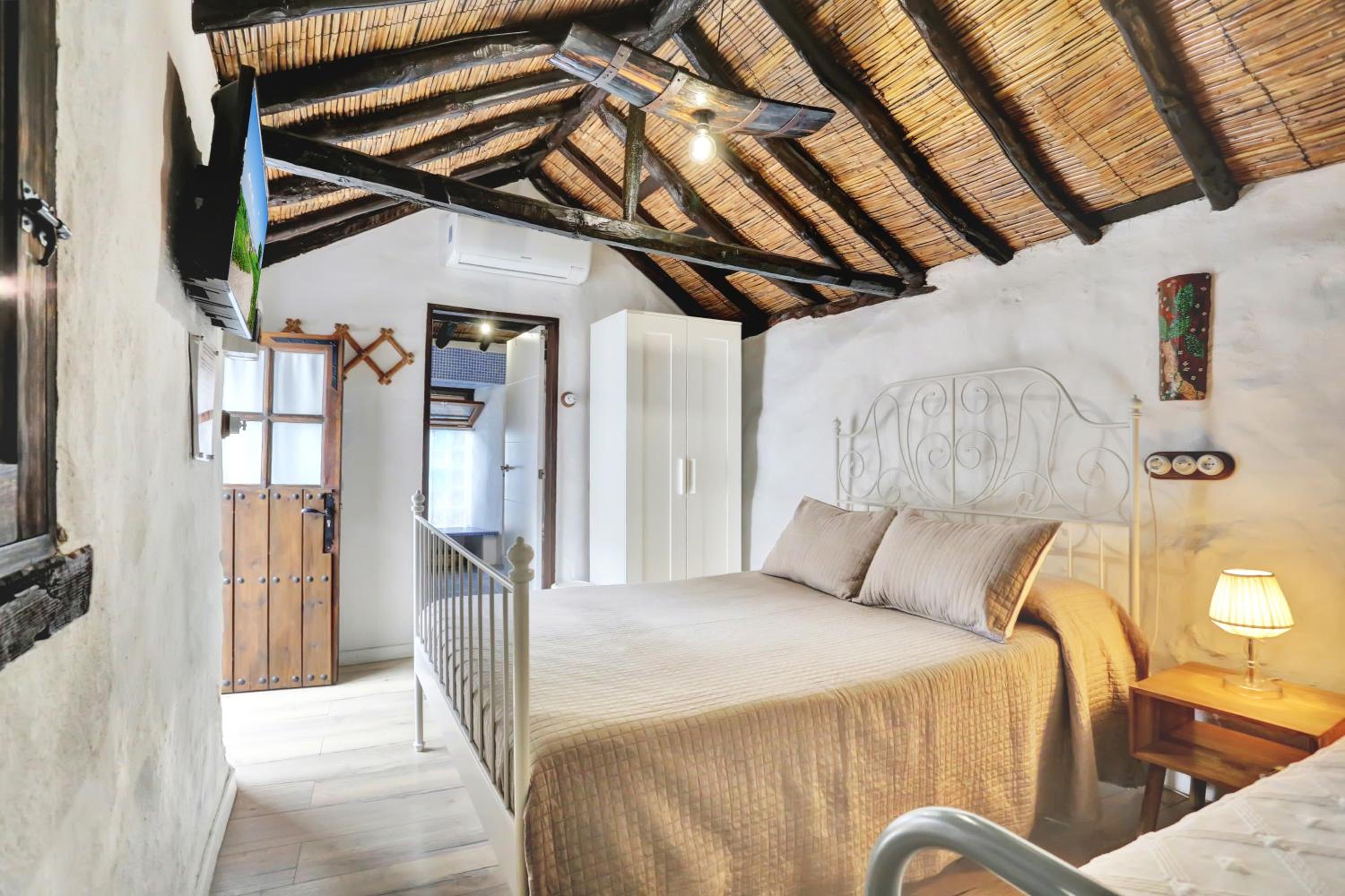 Double or Twin Room with Private Bathroom