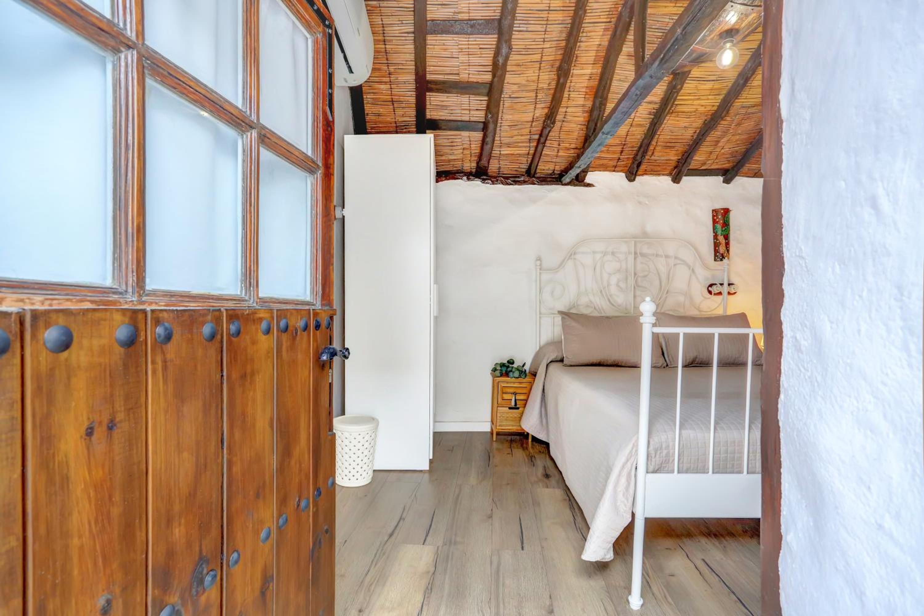 Double or Twin Room with Private Bathroom