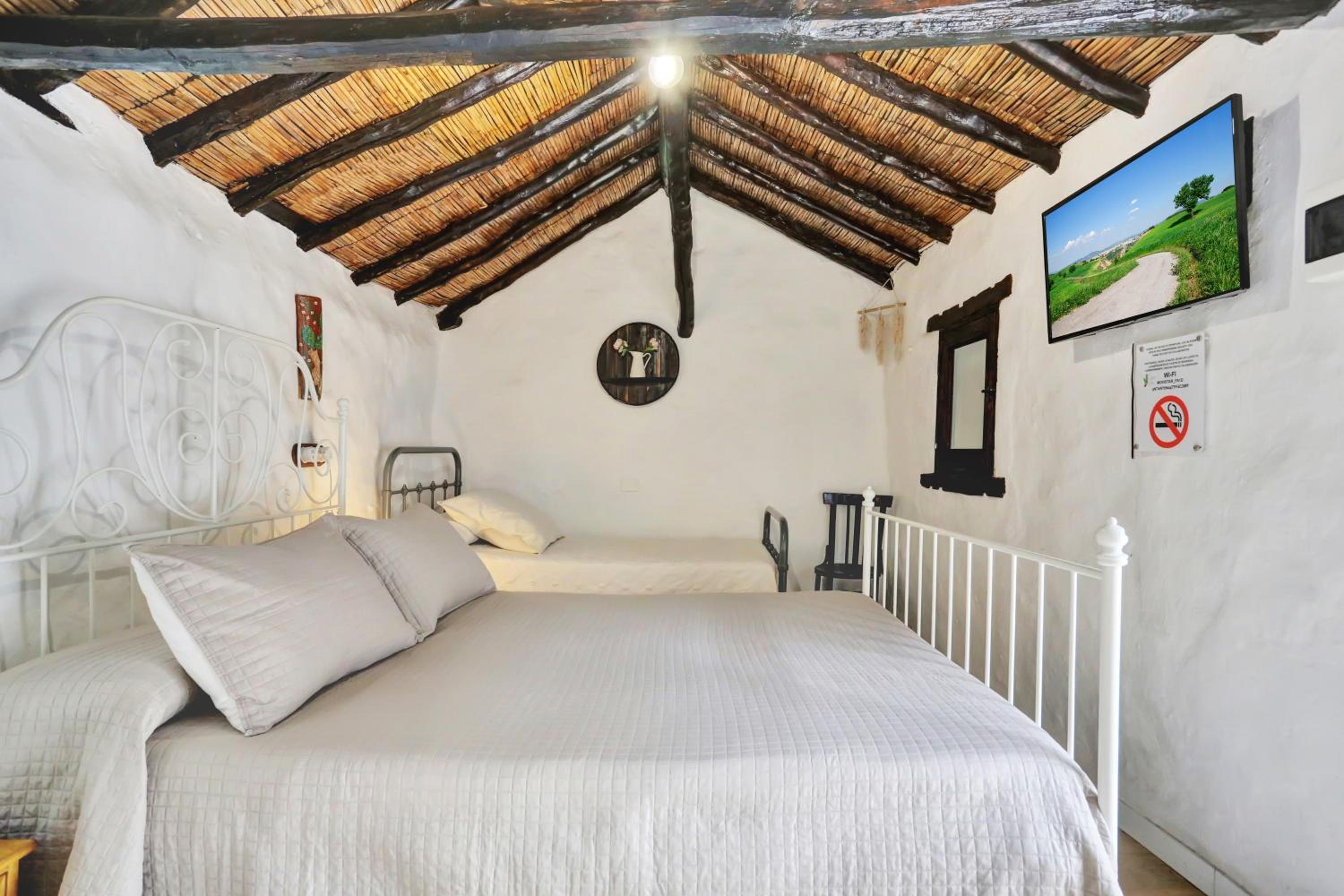 Double or Twin Room with Private Bathroom