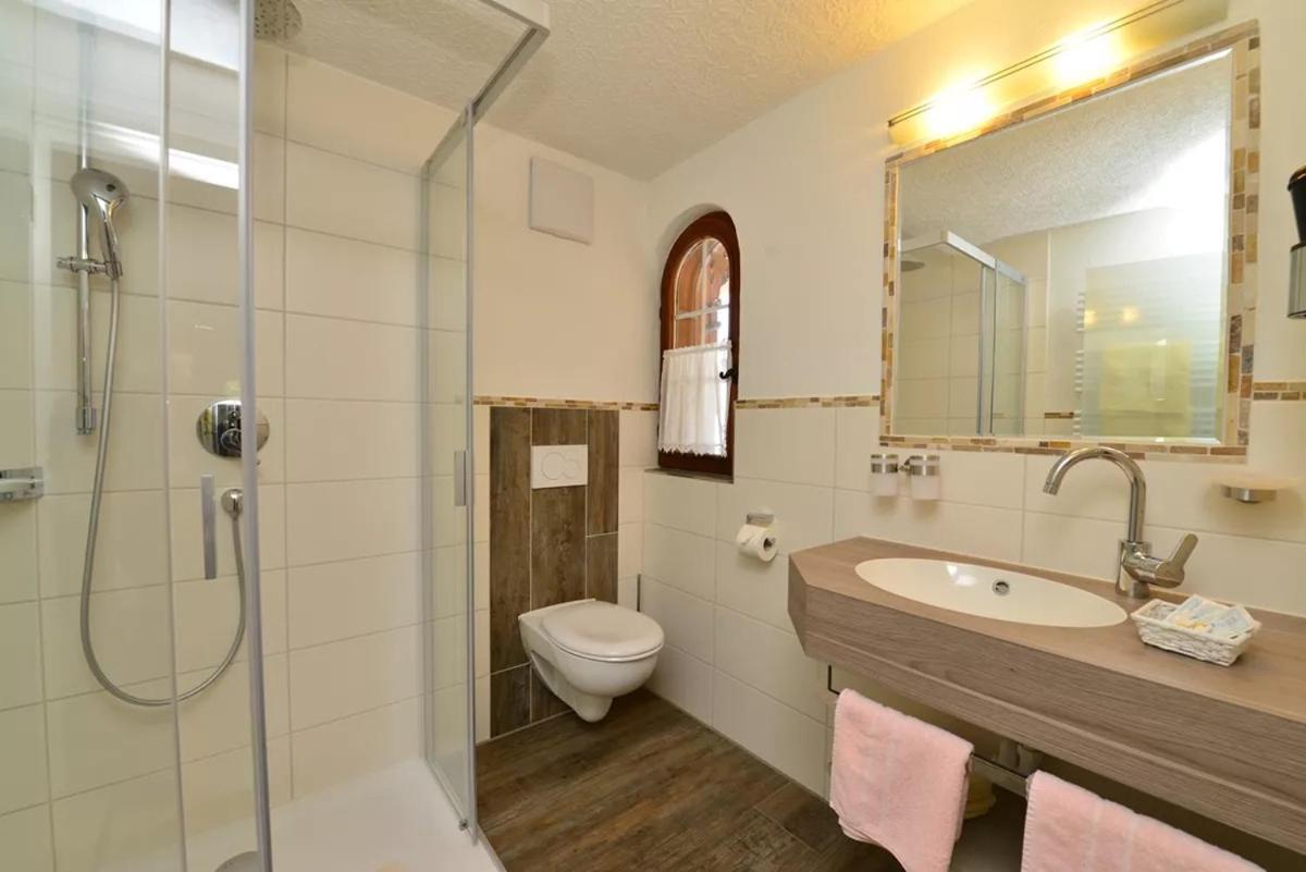 Large Double Room photo 3