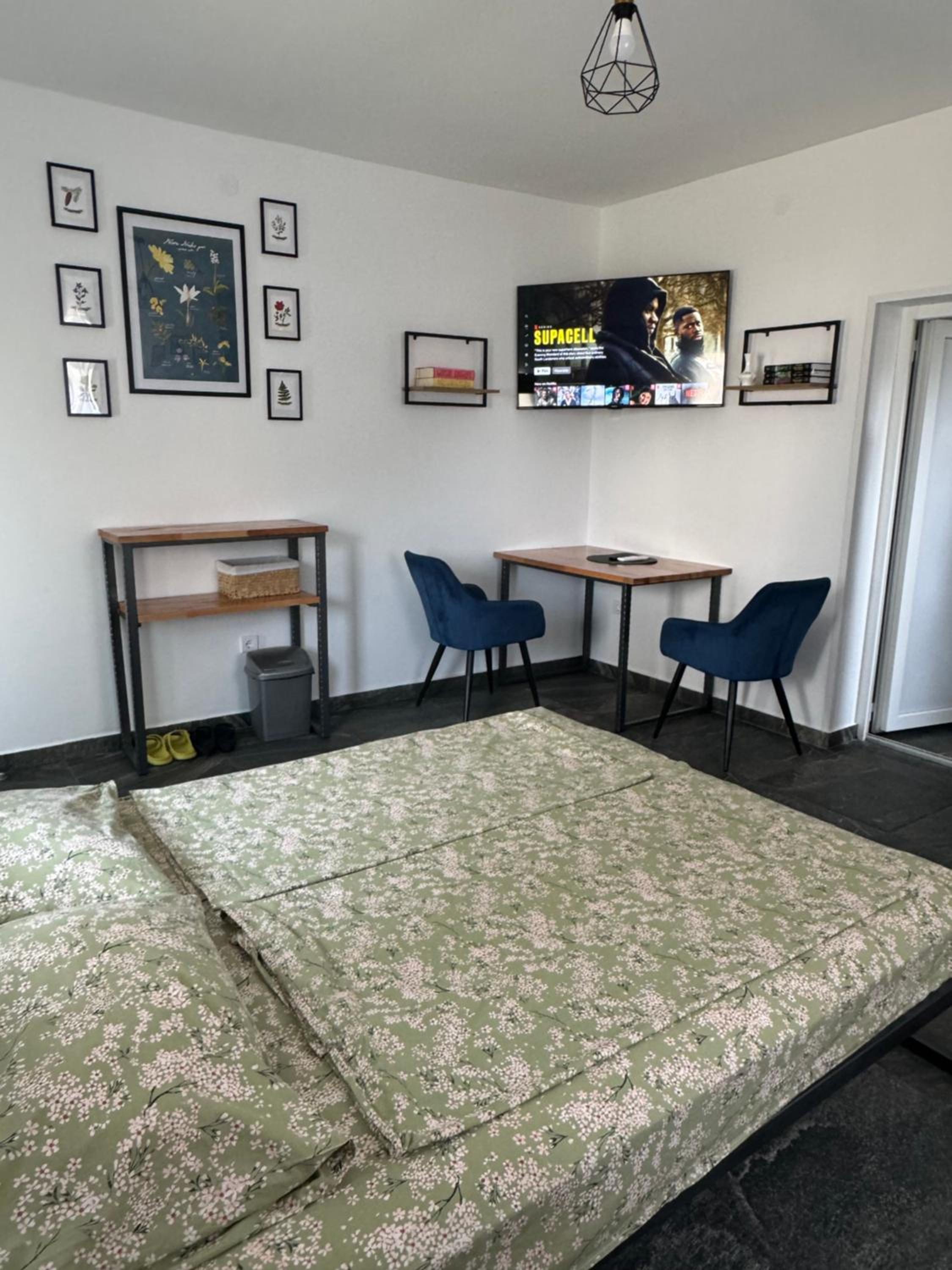 Apartment photo 1