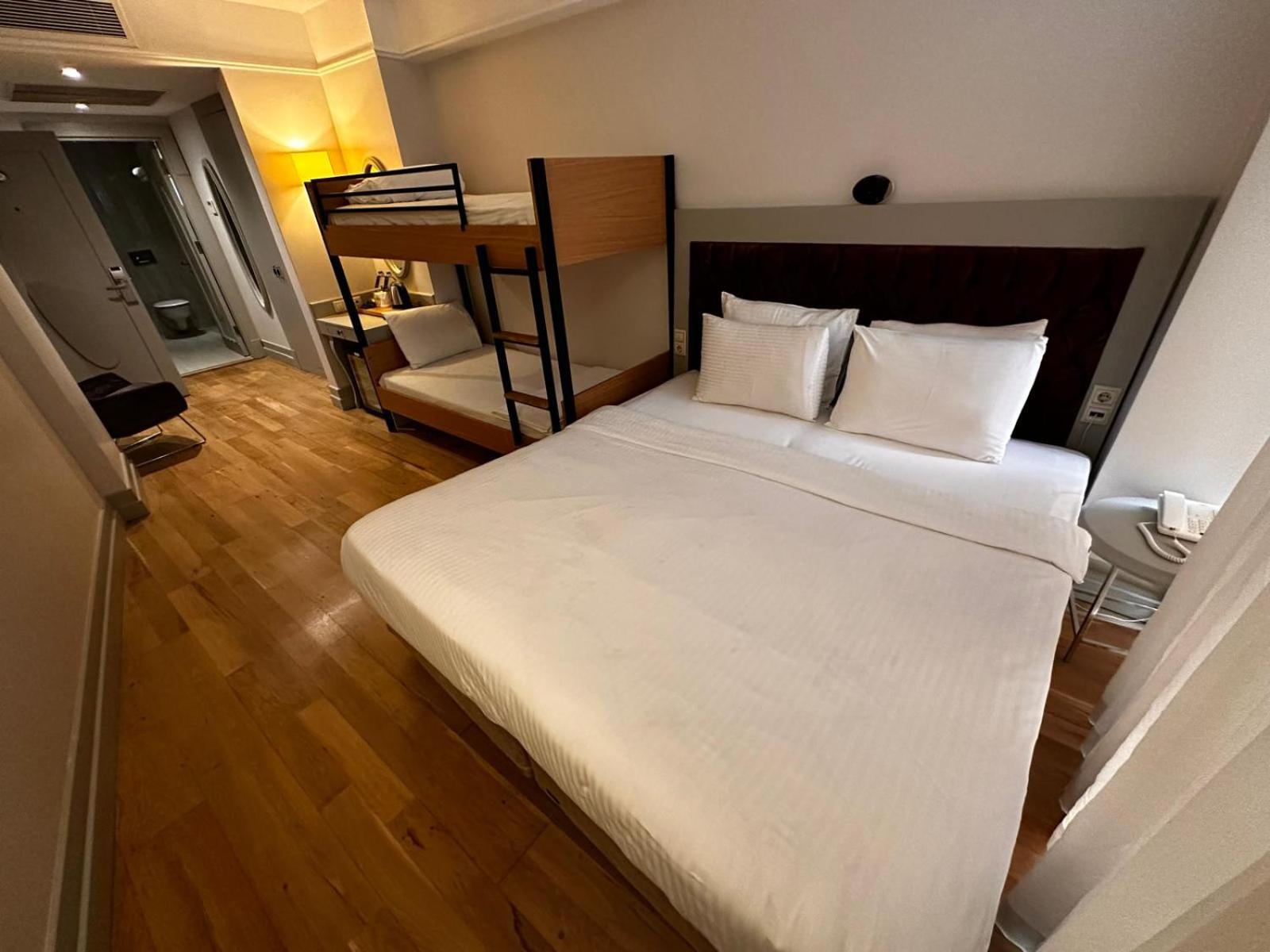 Standard Triple Room photo 2