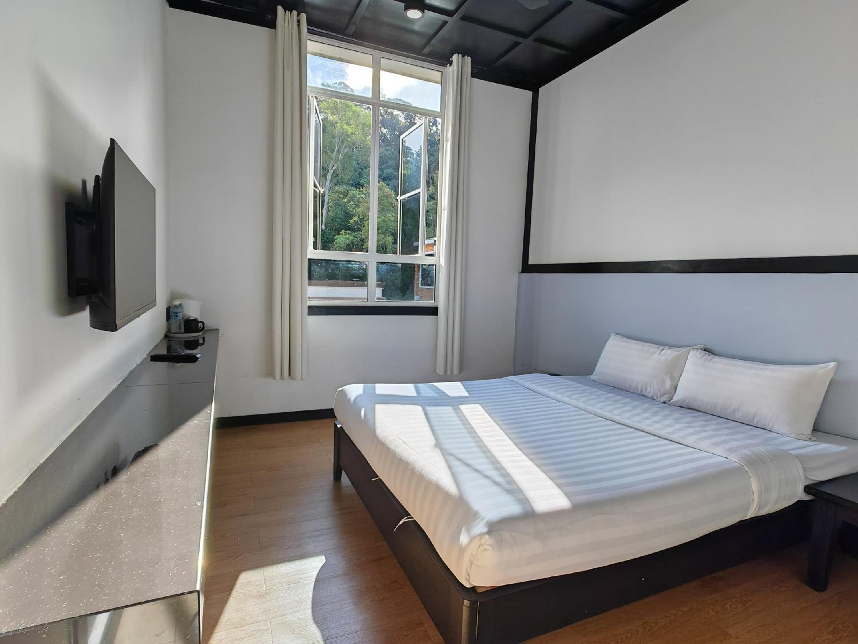 Standard Double Room - Photo 3