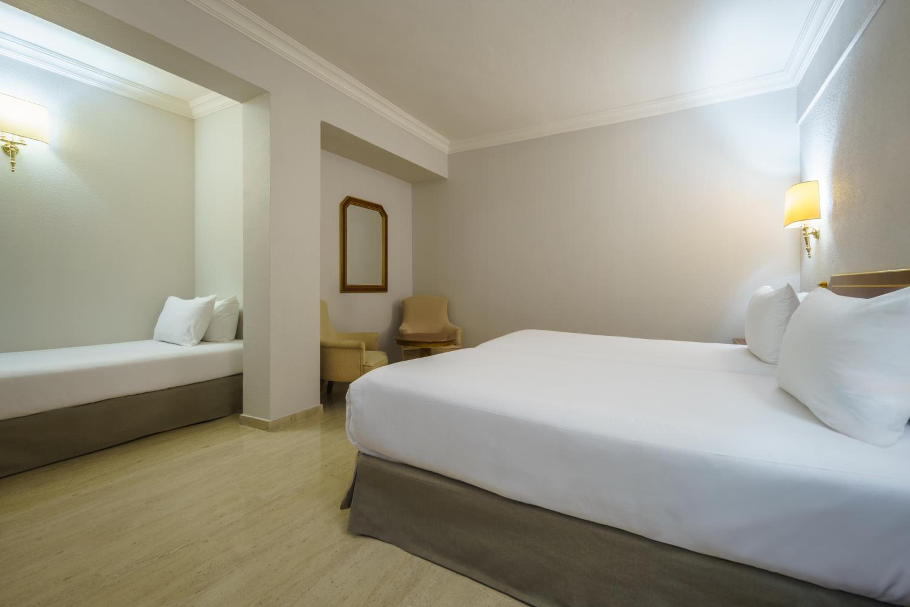 Triple Room with Parking - Photo 2