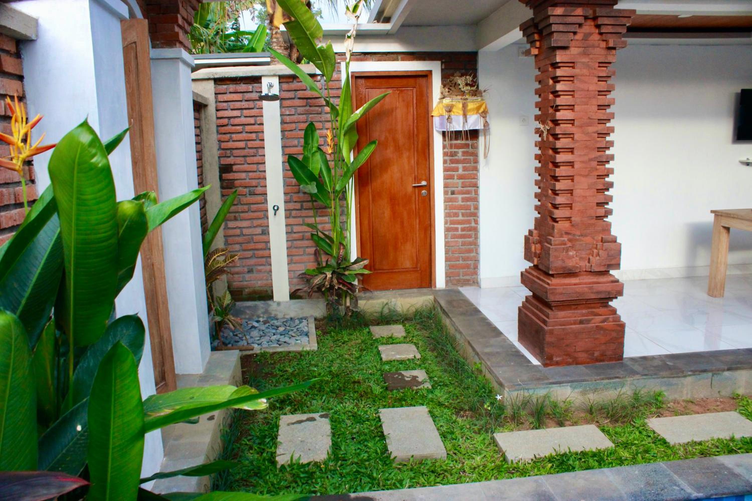 Villa With Private Pool - Photo 5