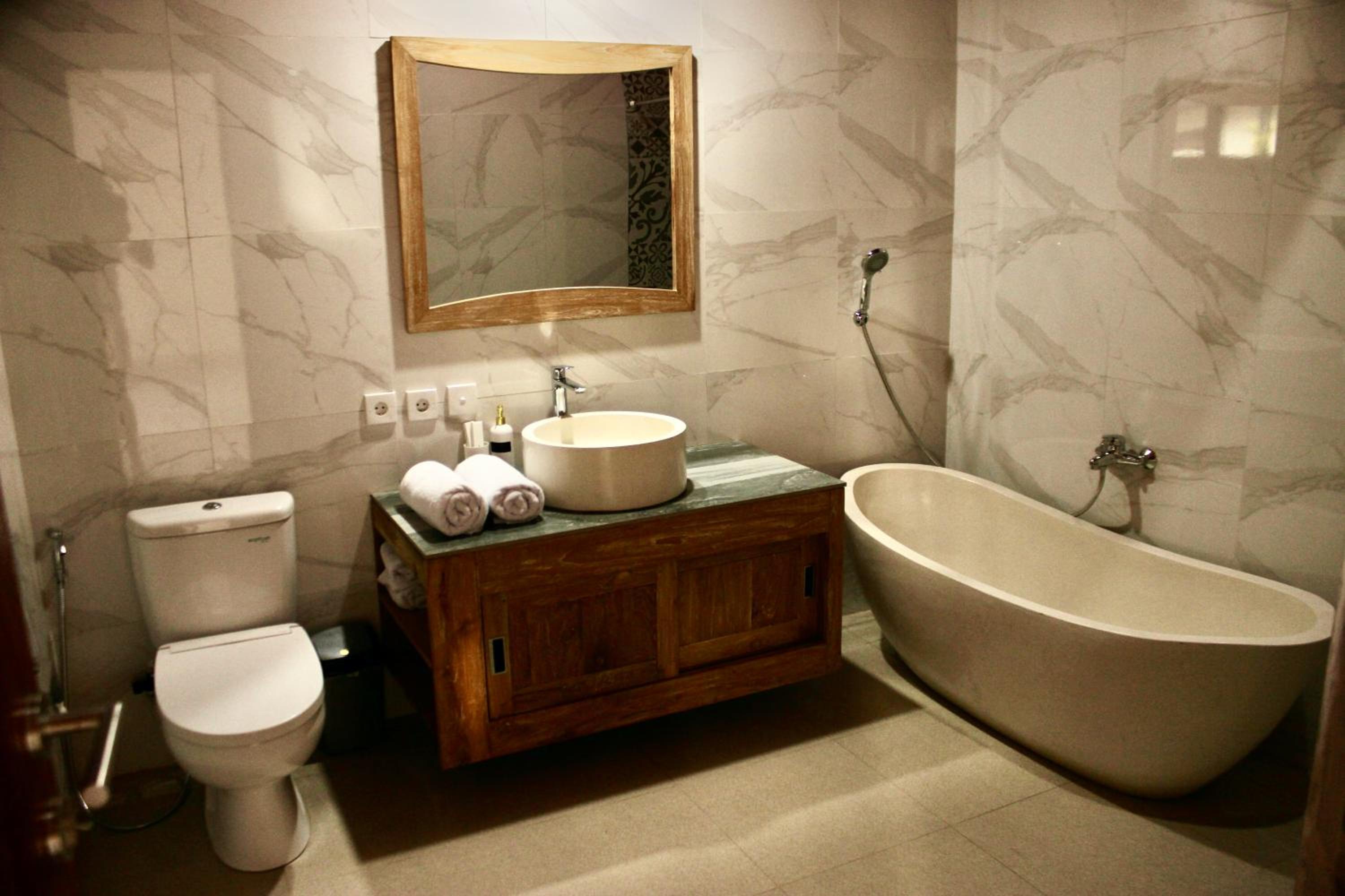 Villa With Private Pool - Photo 12