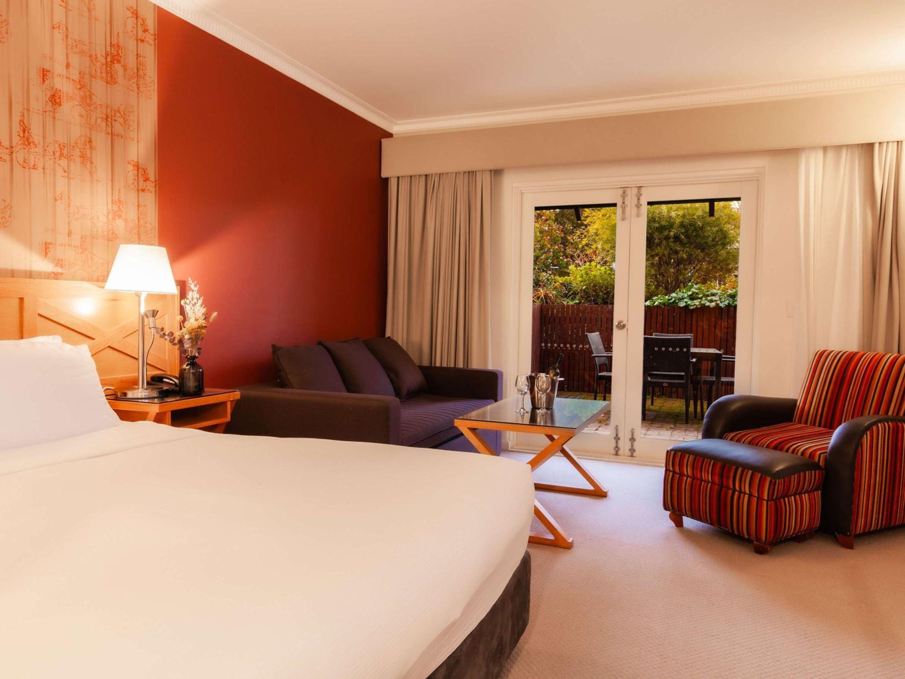 Superior Courtyard Room with King Bed - Photo 1