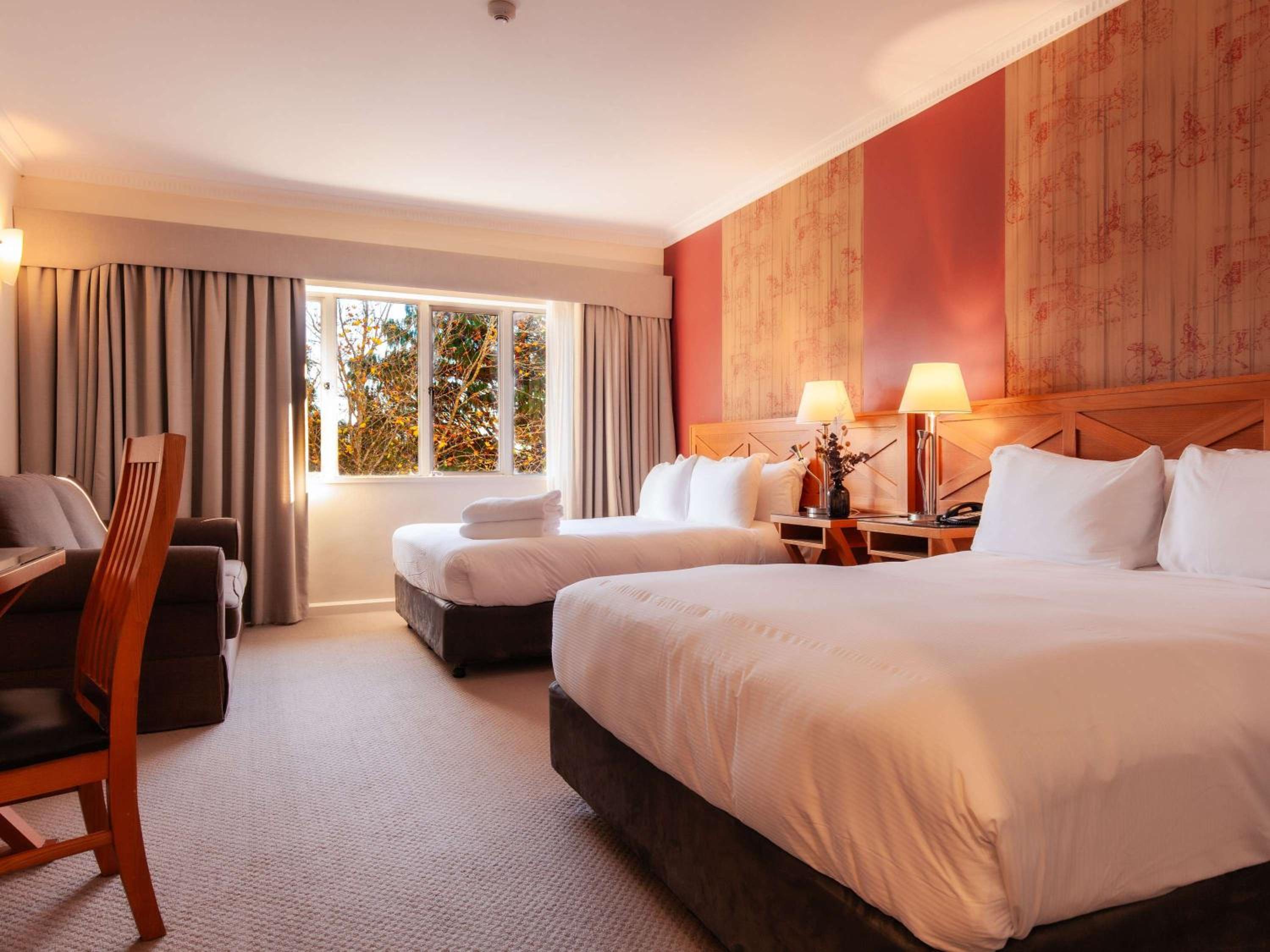 Superior Queen Room with Two Queen Beds - Photo 9