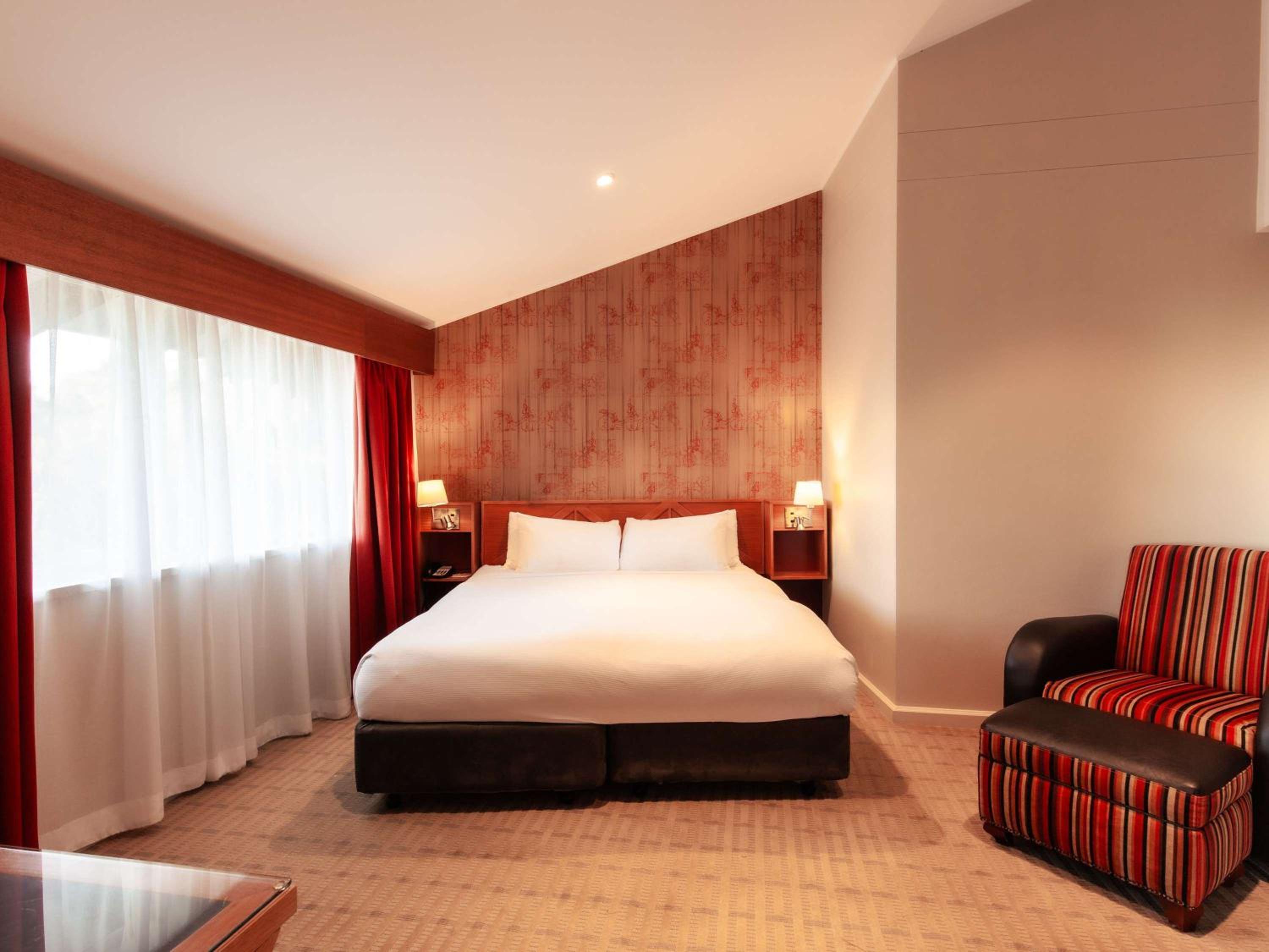 Luxury Suite with One King Bed - Photo 15
