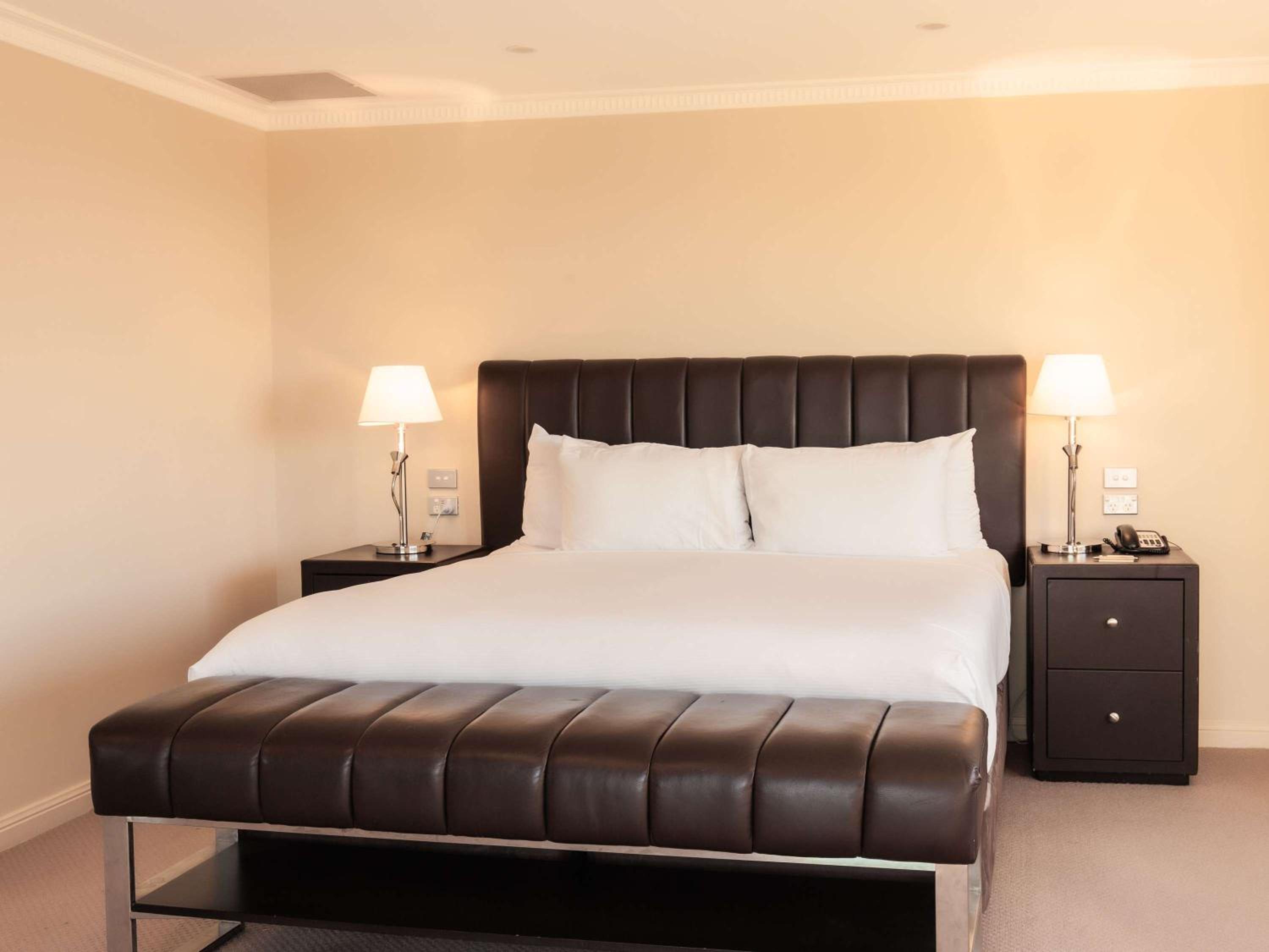 Junior King Suite - Photo 12