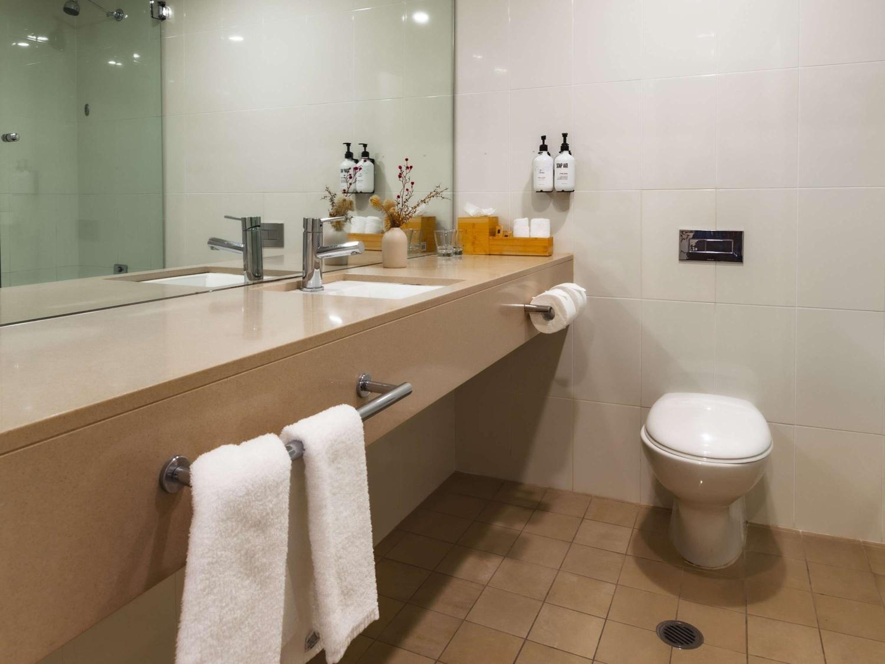 Superior King Room - Photo 14