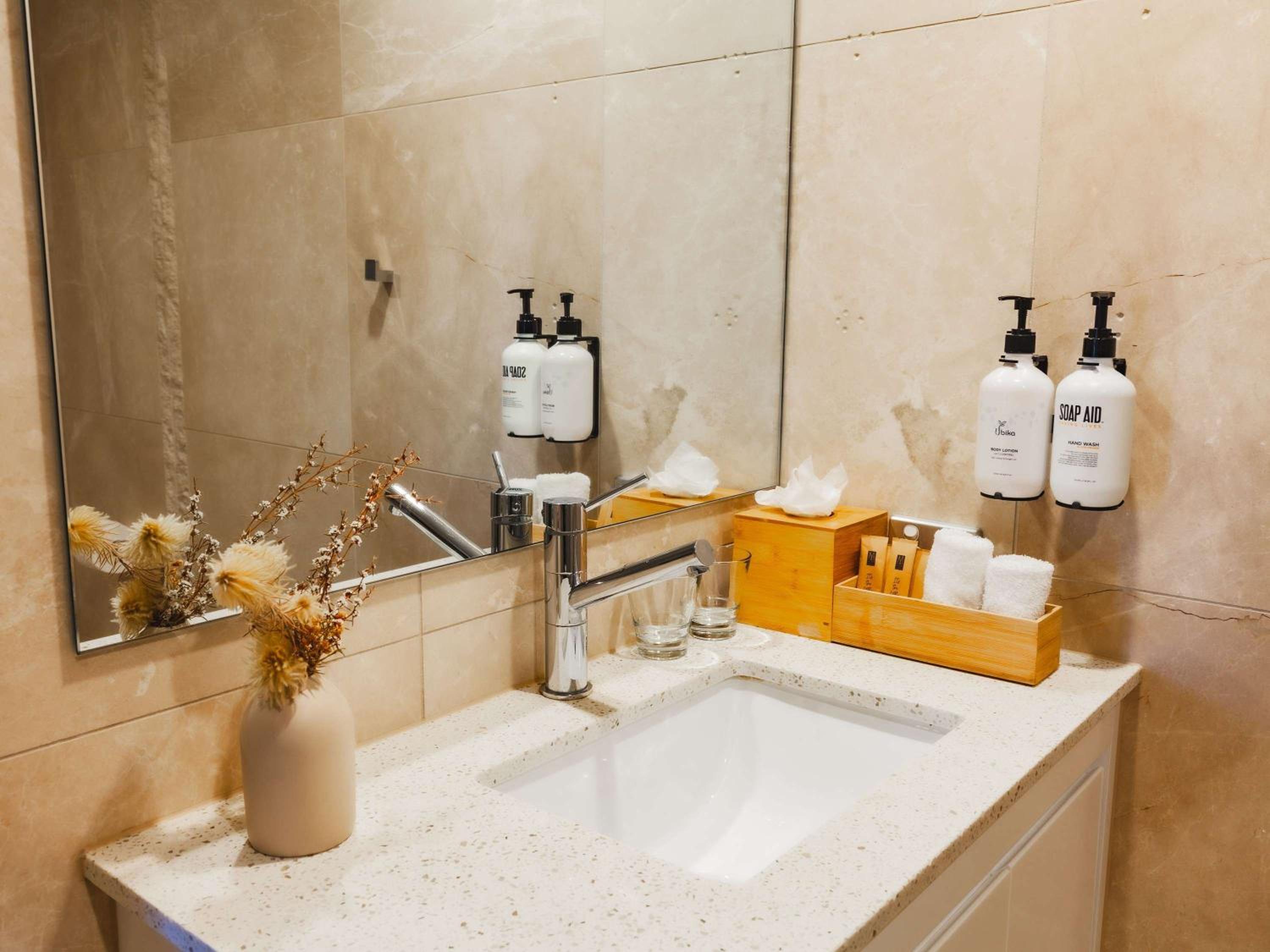 Junior King Suite - Photo 9