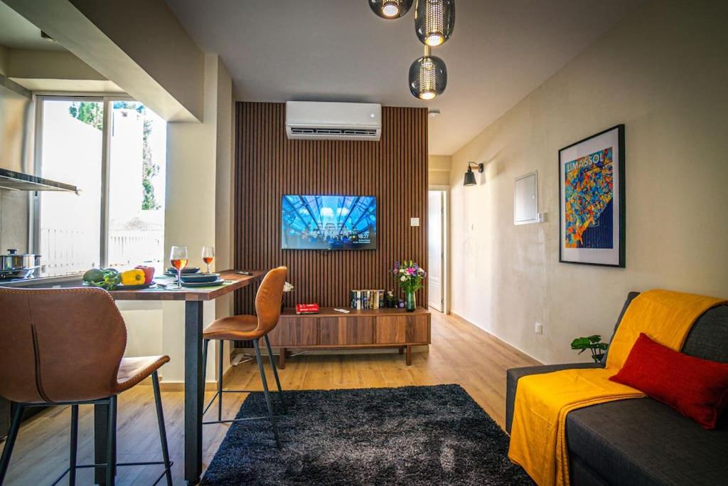One-Bedroom Apartment photo 1