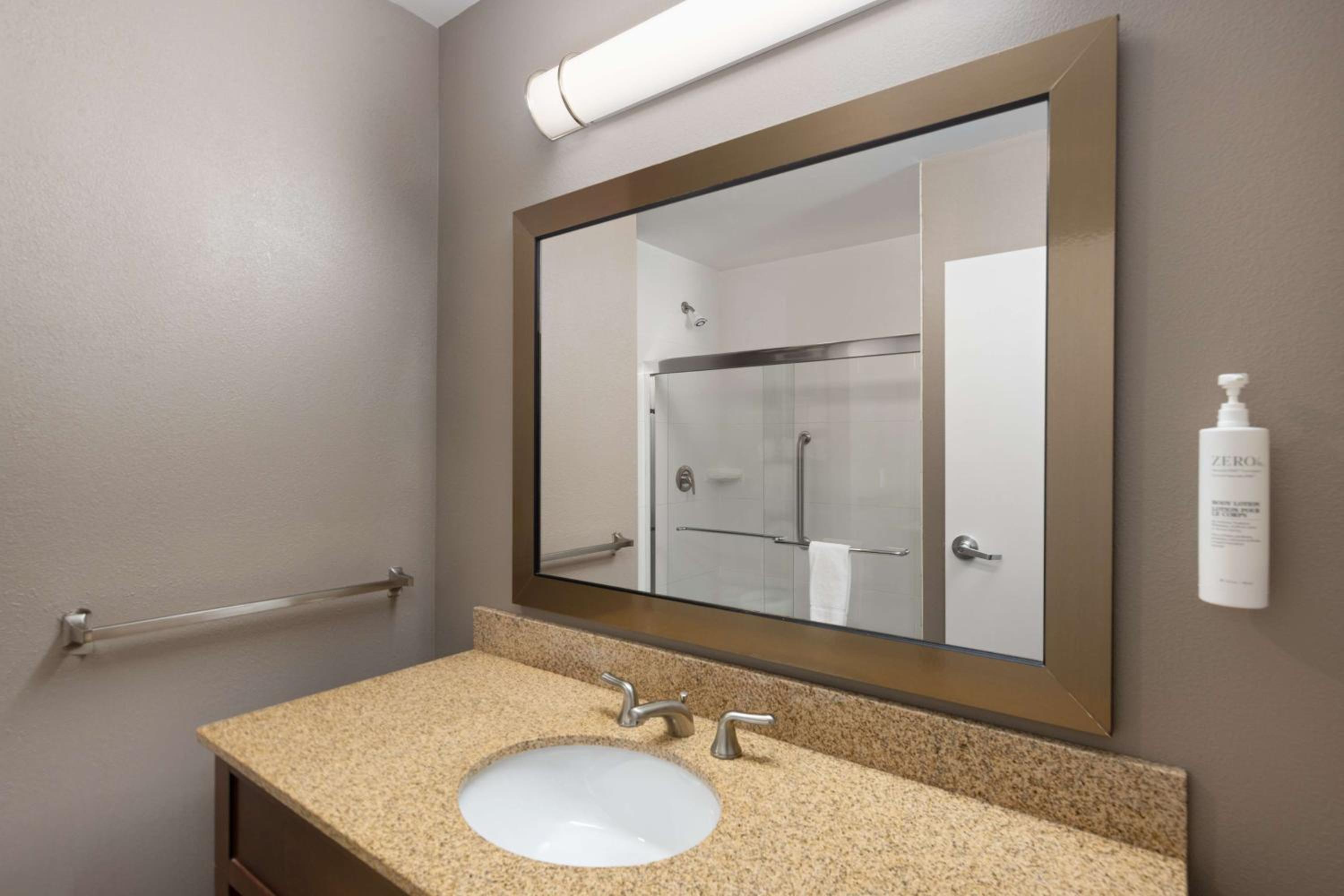 King Studio Suite - Non-Smoking - Photo 2