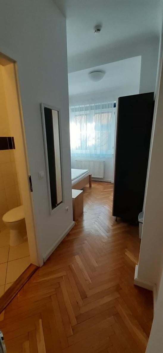 Single Room with Bathroom photo 3