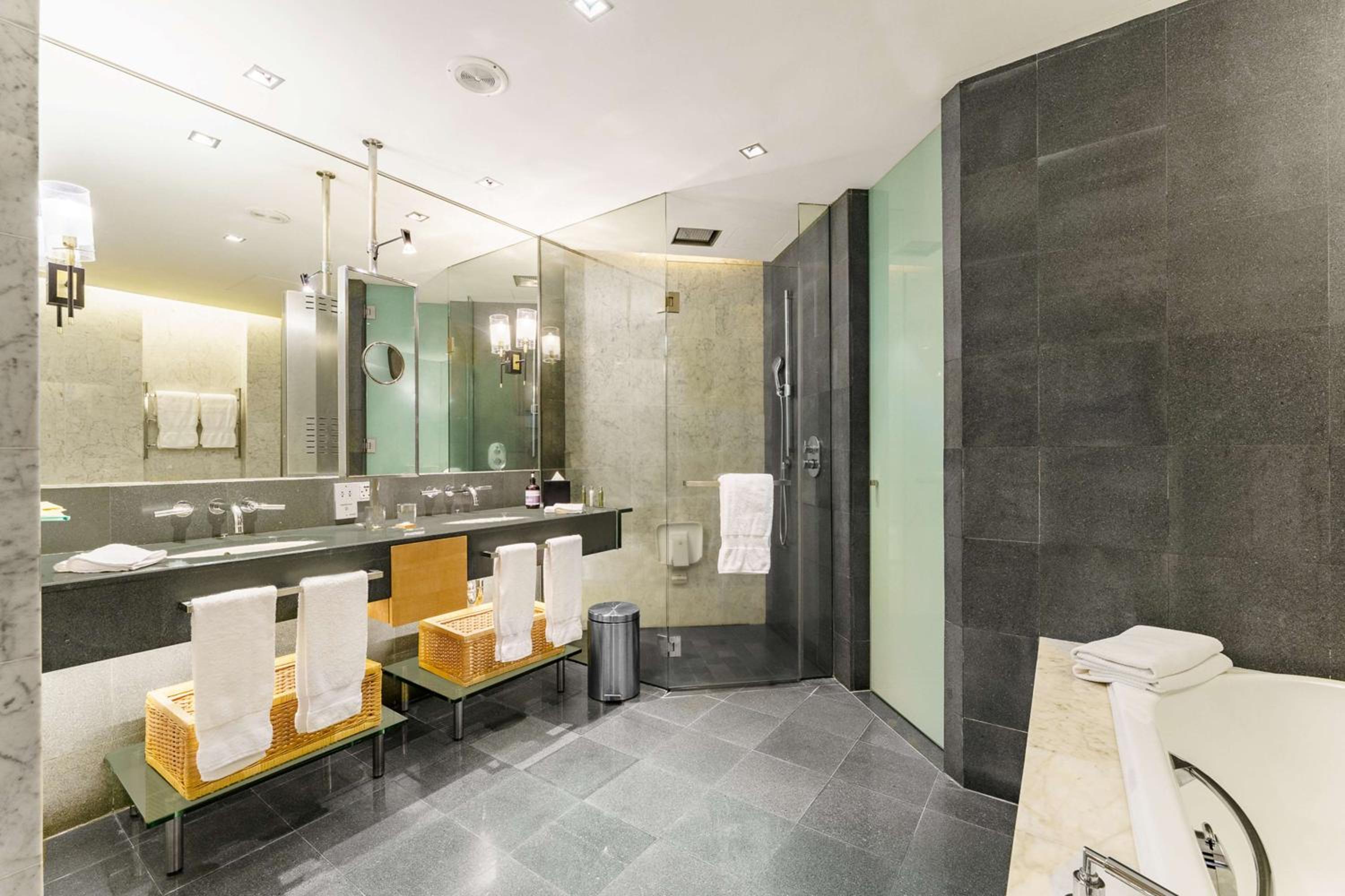 Grand Executive Suite