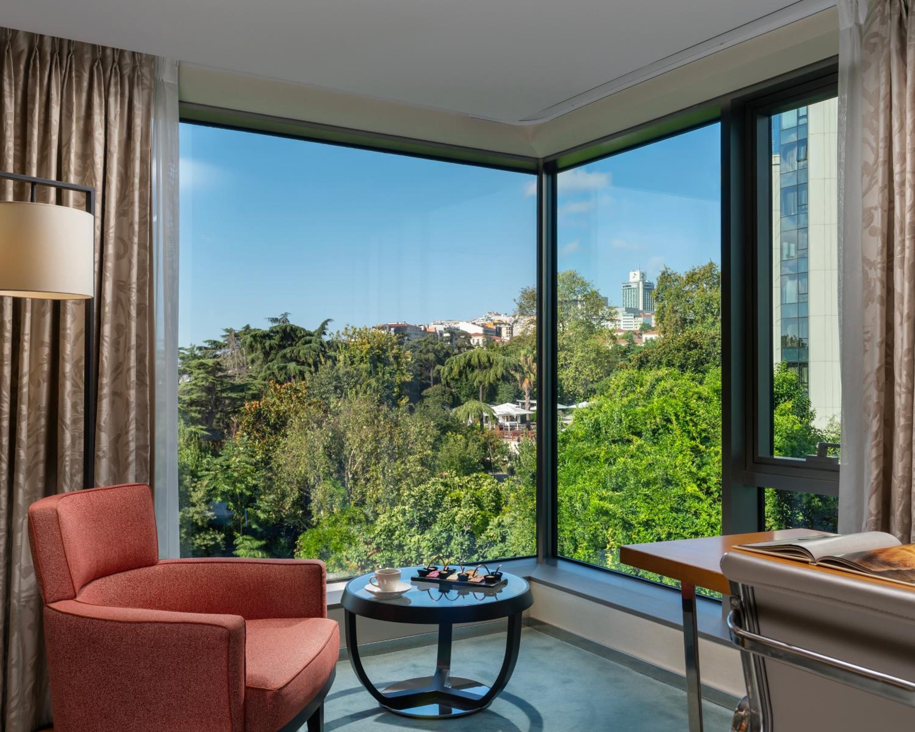 Swiss Advantage King Room with Garden View