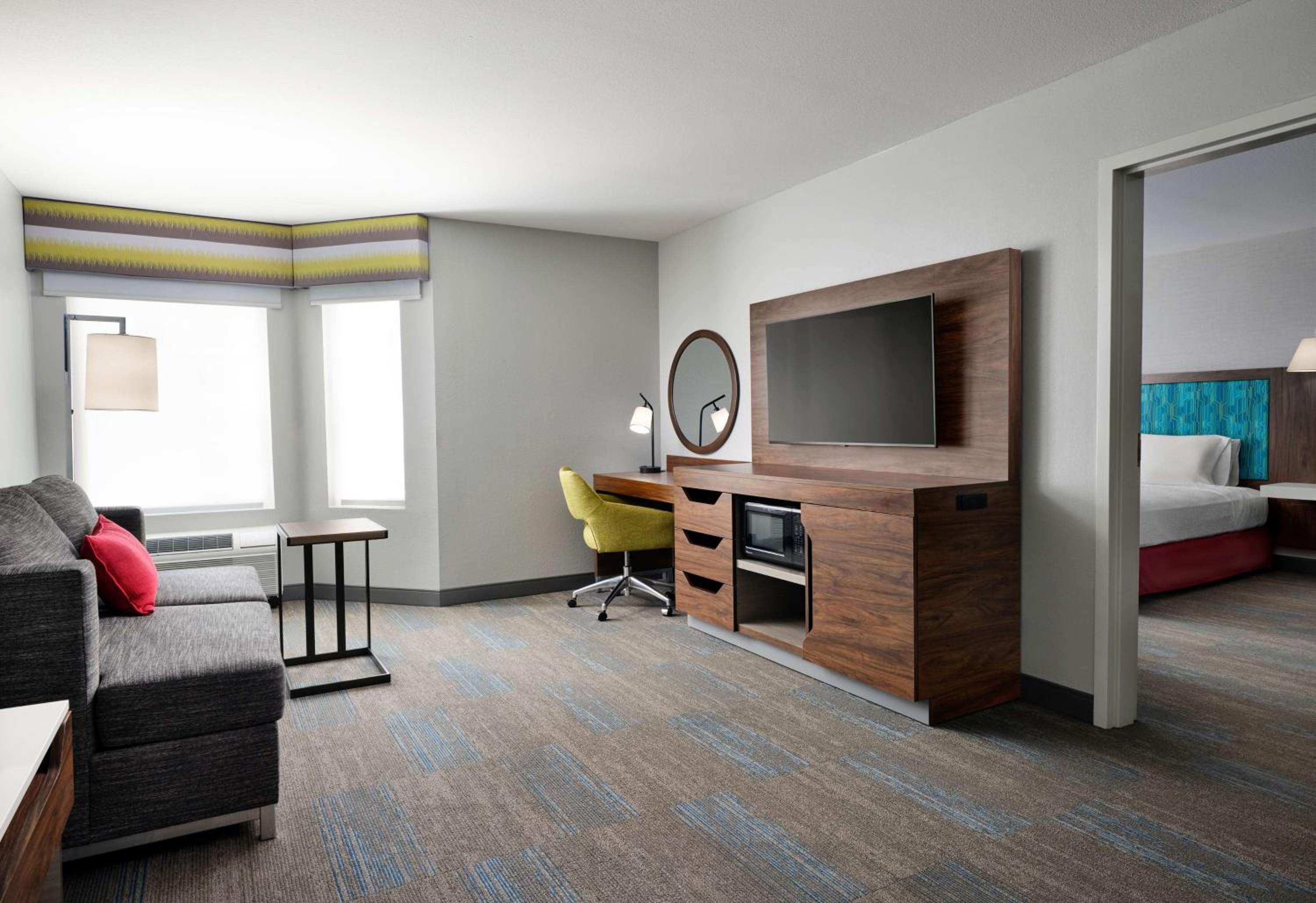 One-Bedroom King Suite - Non-Smoking - Photo 3