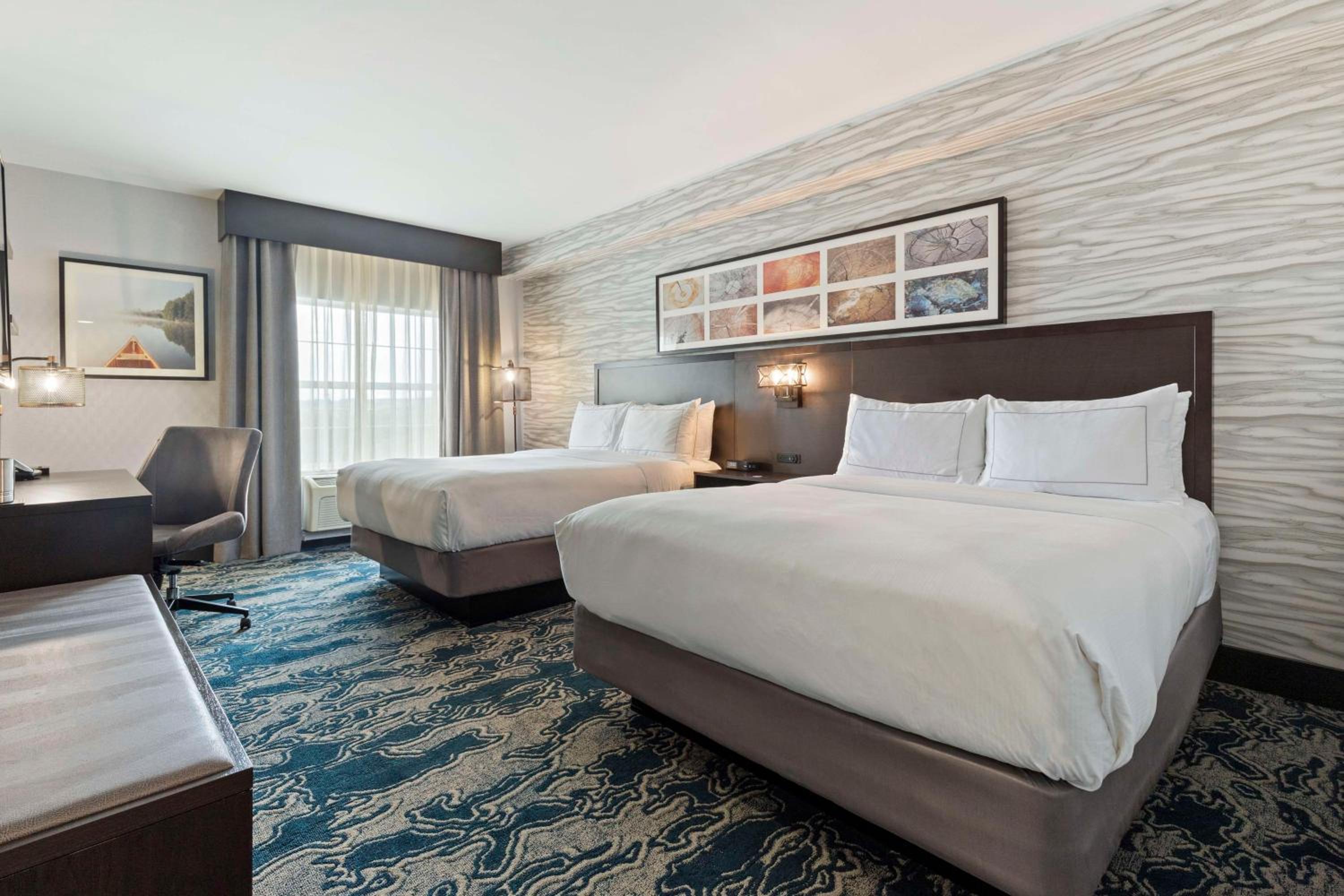 Queen Room with Two Queen Beds - Hearing Access - Photo 3
