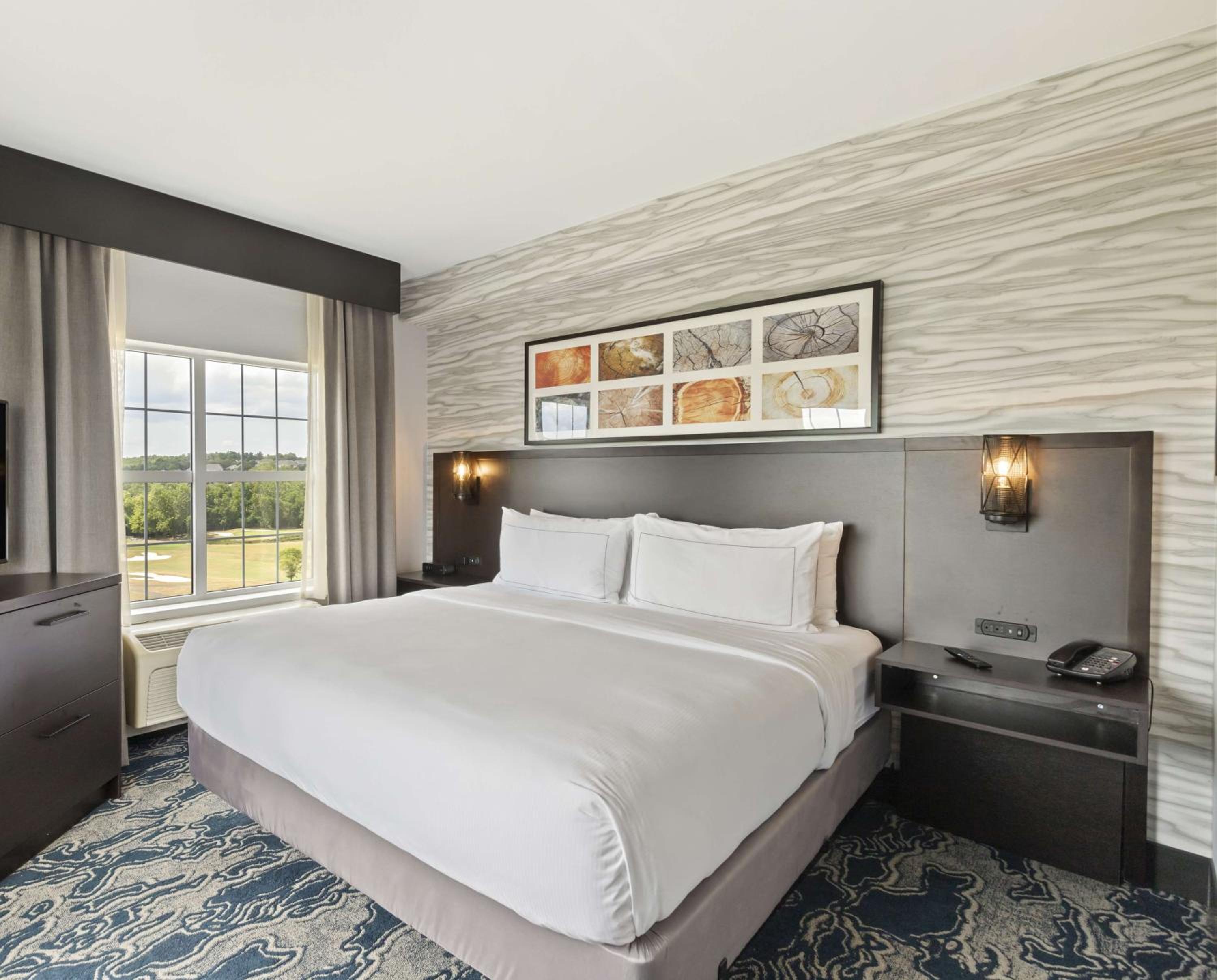 King Suite with Golf View - Photo 4