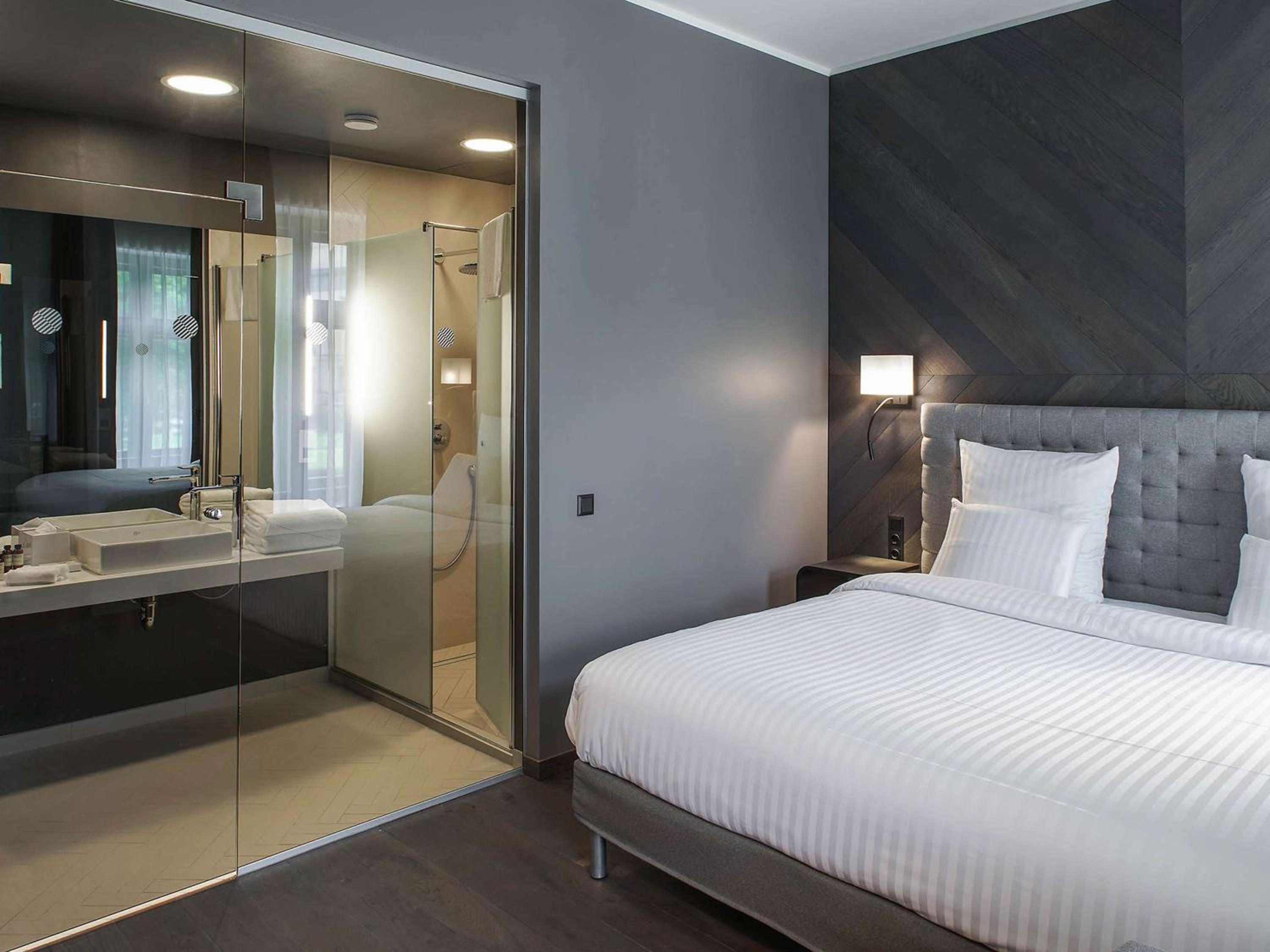 Premium Deluxe Room with Park View - Photo 1