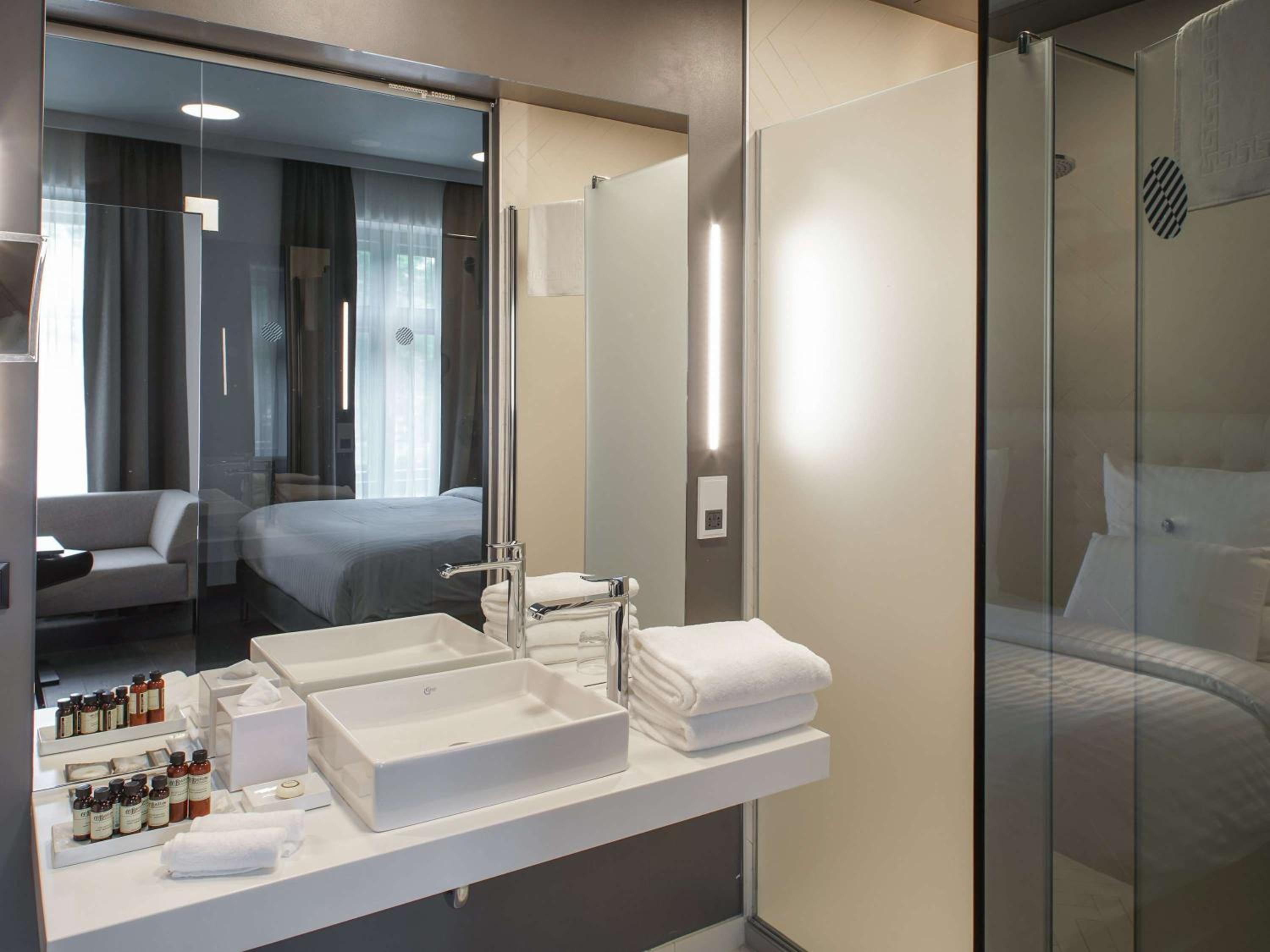 Premium Deluxe Room with Park View - Photo 3