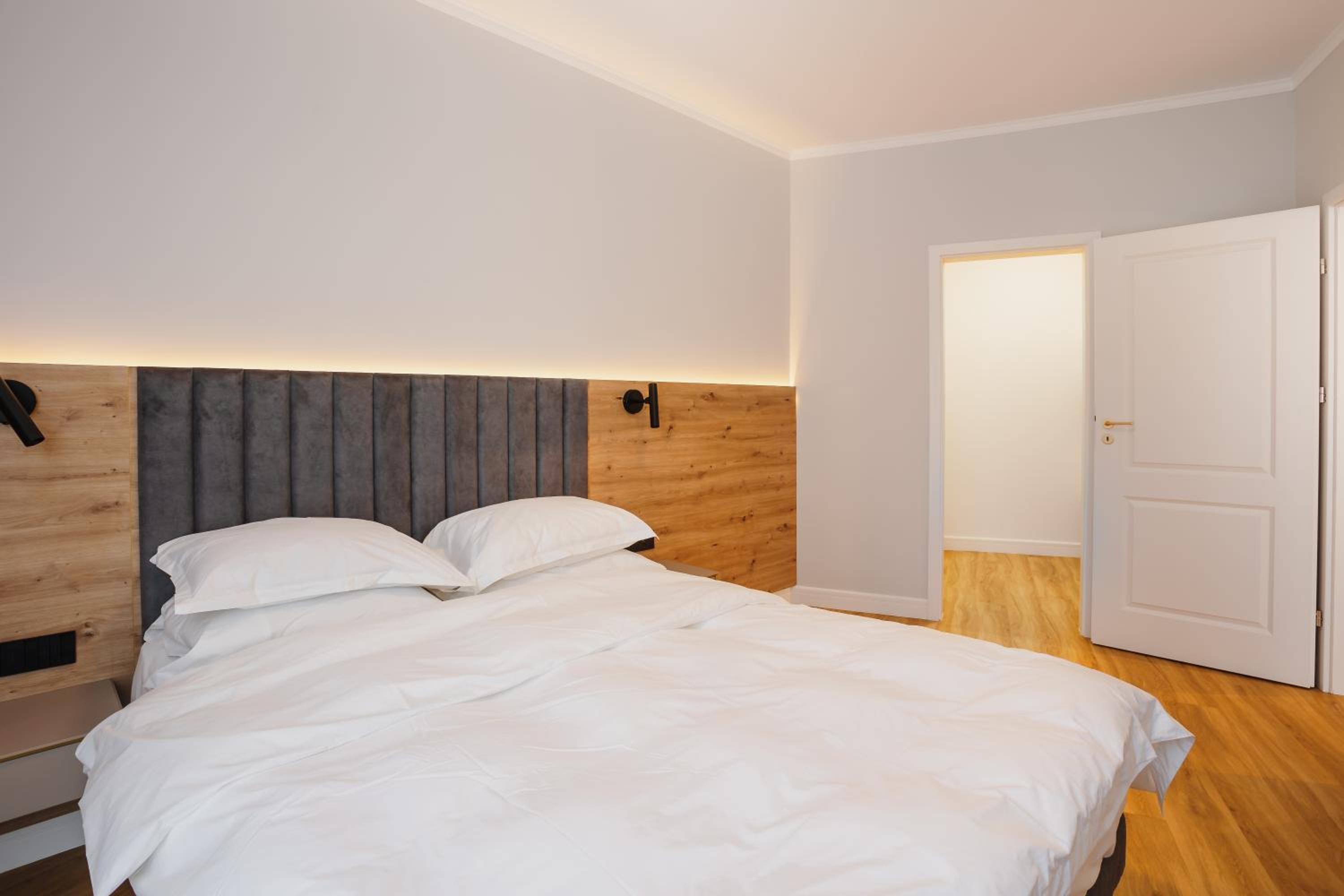 One-Bedroom Deluxe Apartment photo 2
