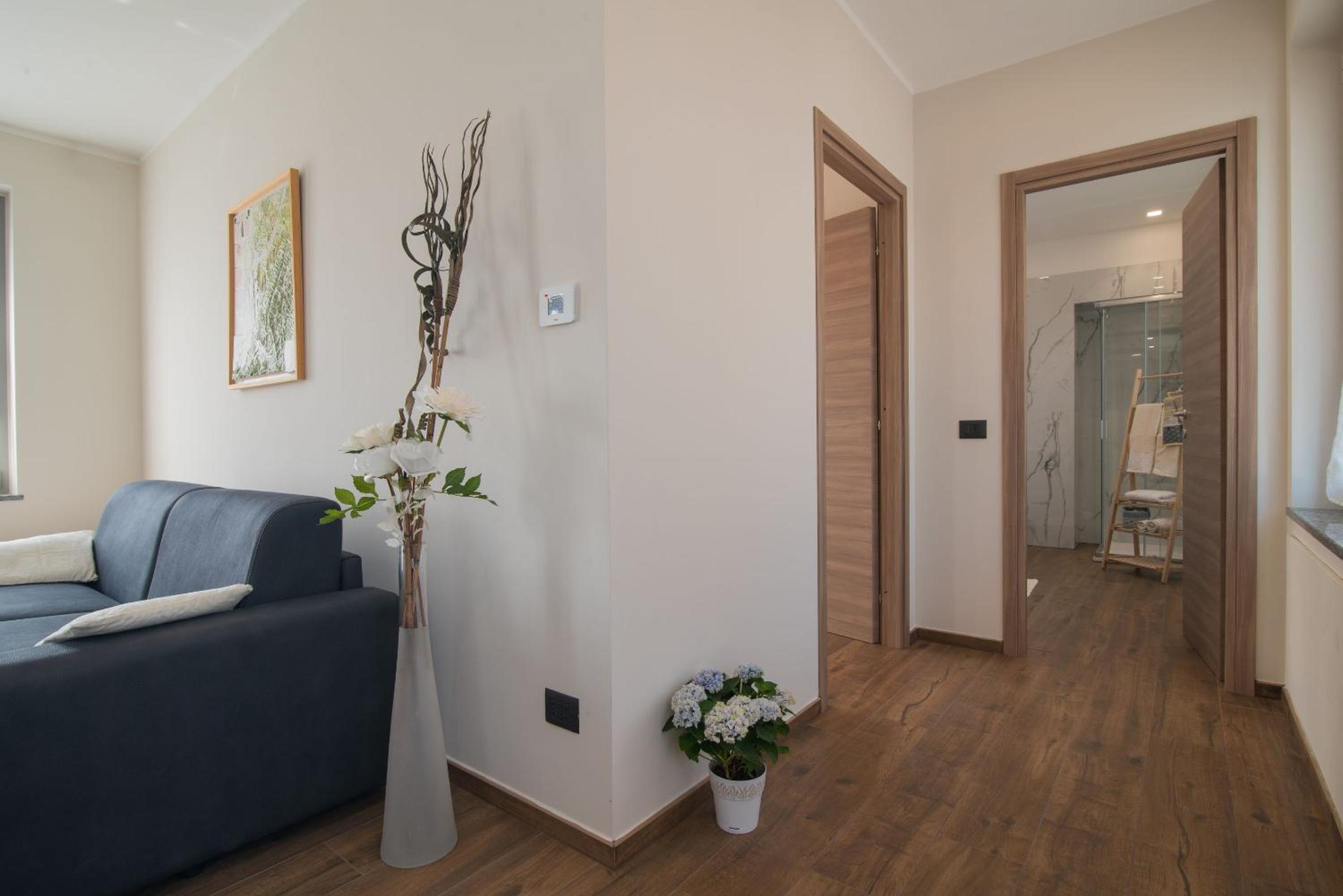 One-Bedroom Apartment with Balcony photo 1