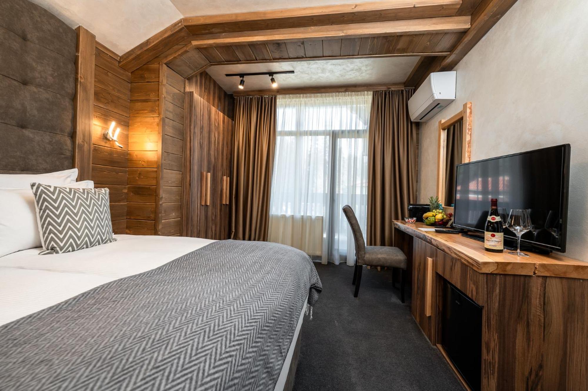 Deluxe Double Room photo 2