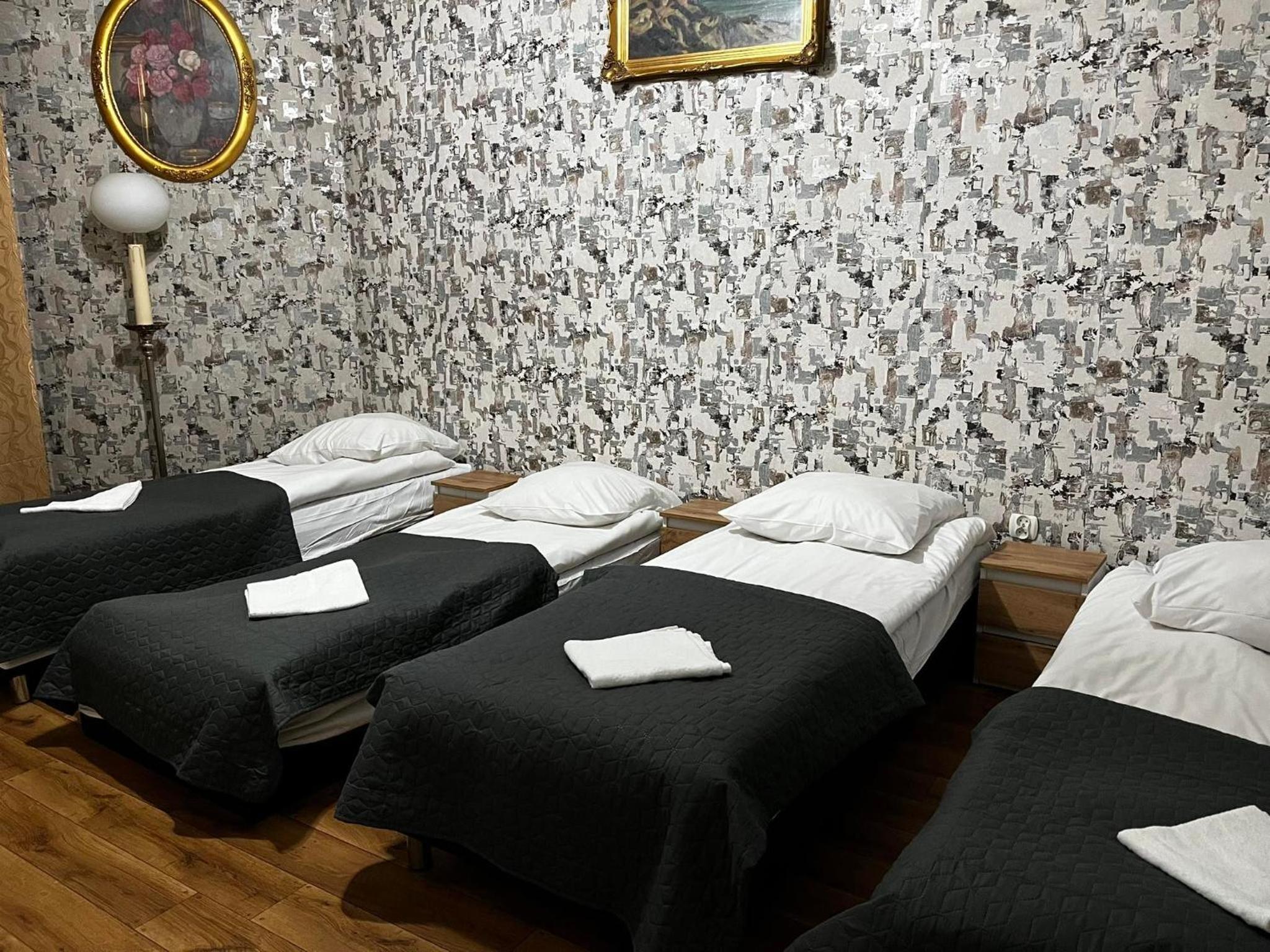 Three-Bedroom Apartment (10 Adults)