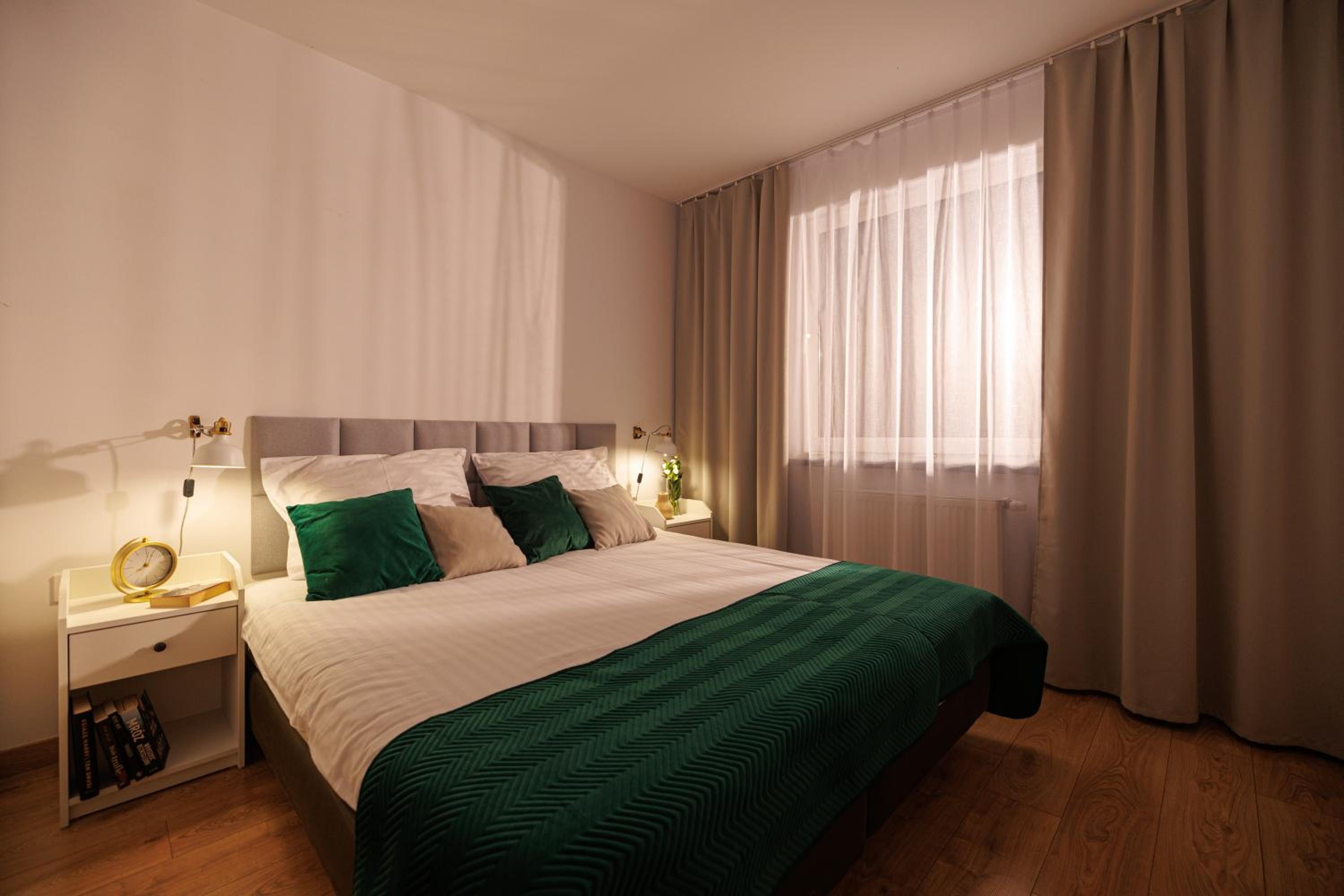 Suite - Photo 1