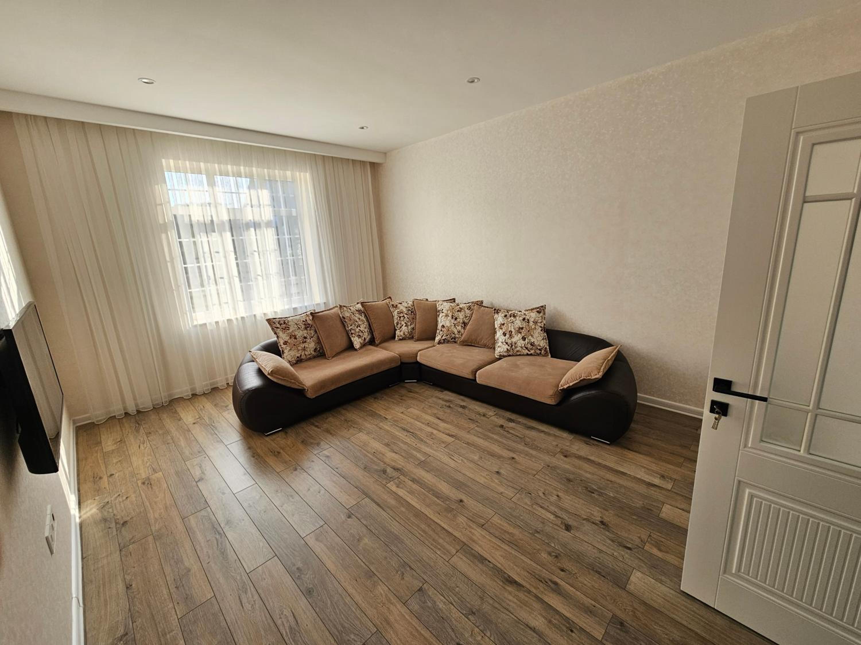 Villa photo 1