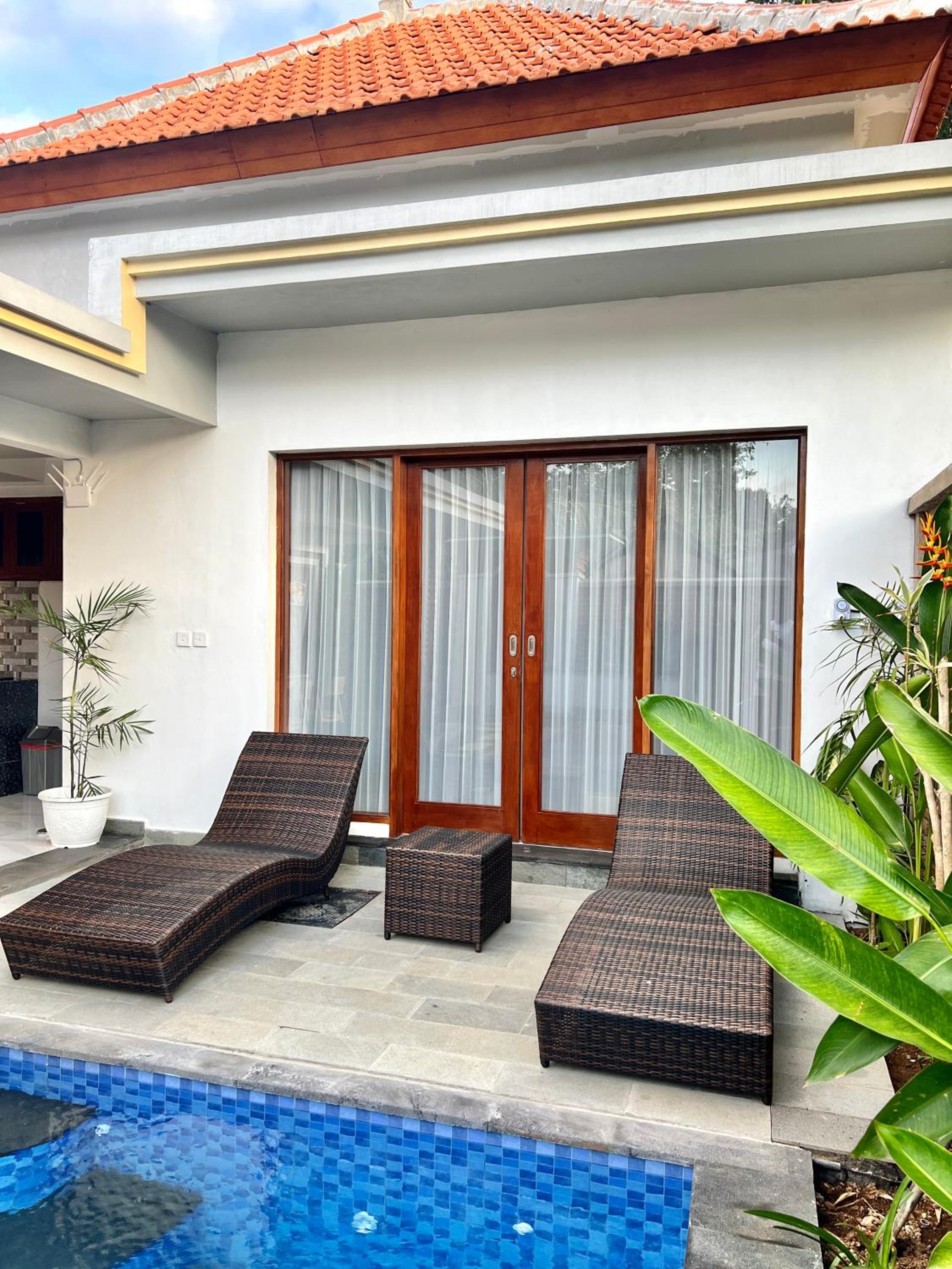 Villa With Private Pool - Photo 25