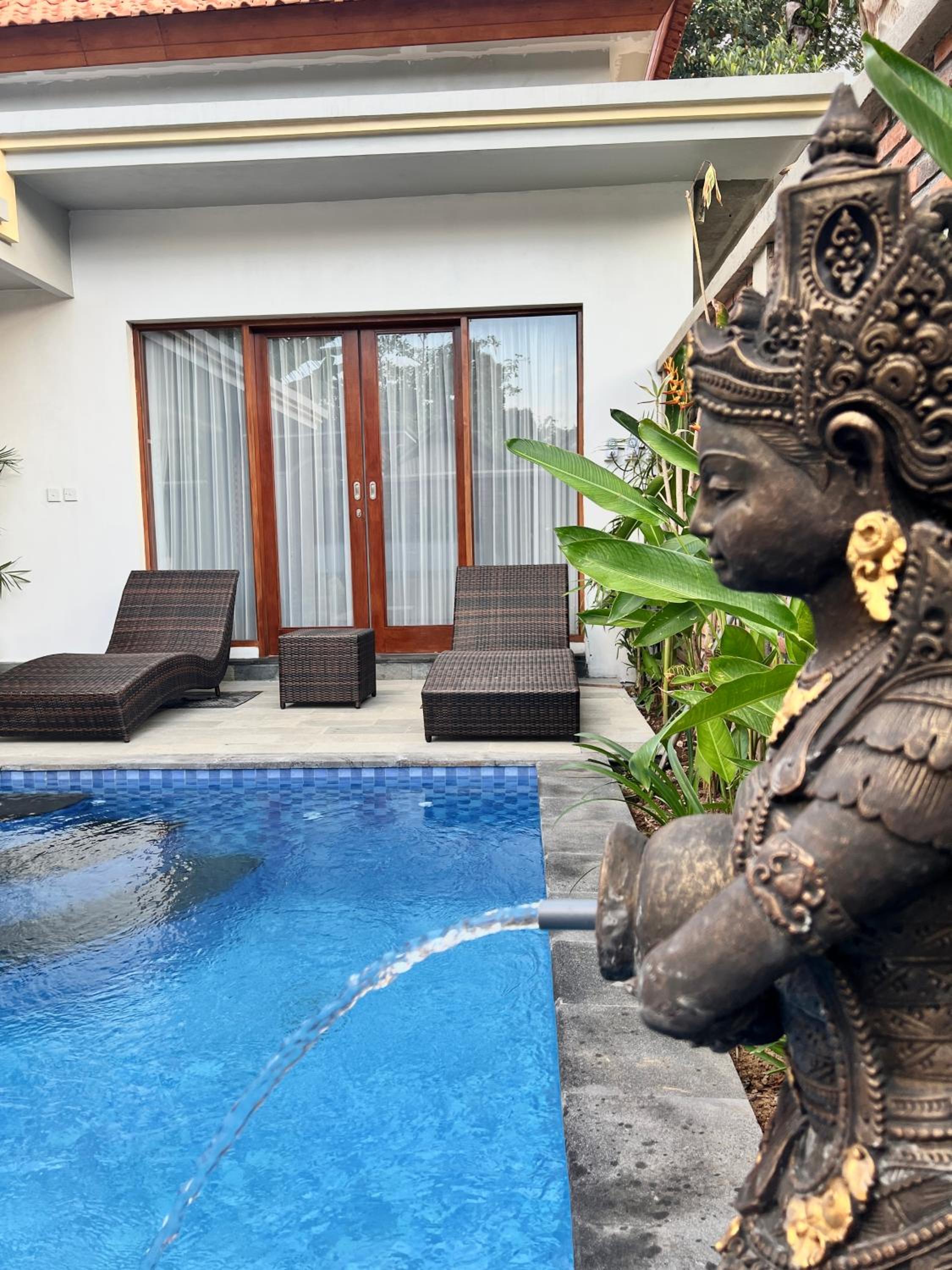 Villa With Private Pool - Photo 17