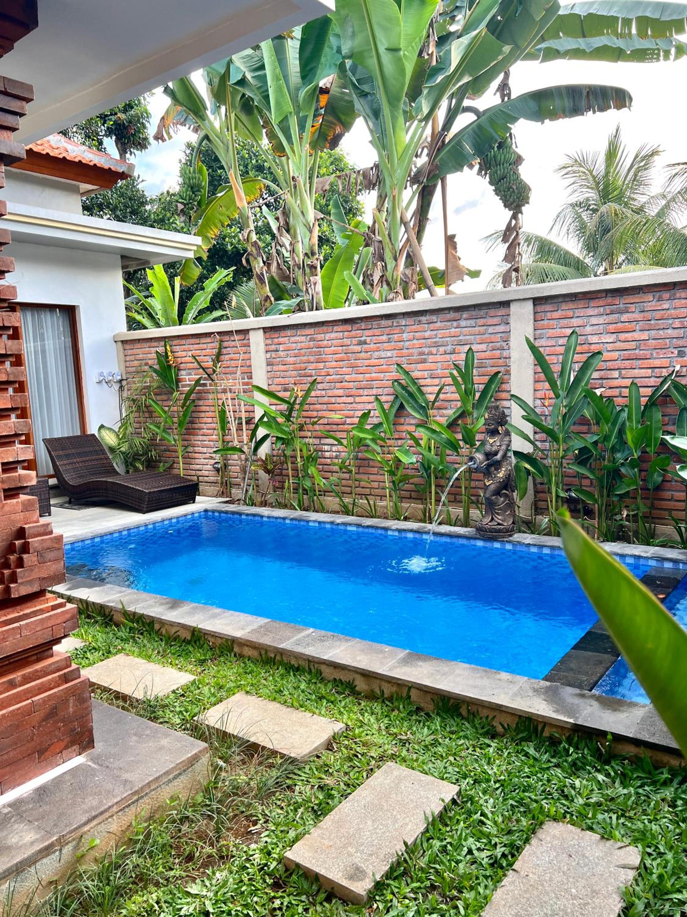 Villa With Private Pool - Photo 16