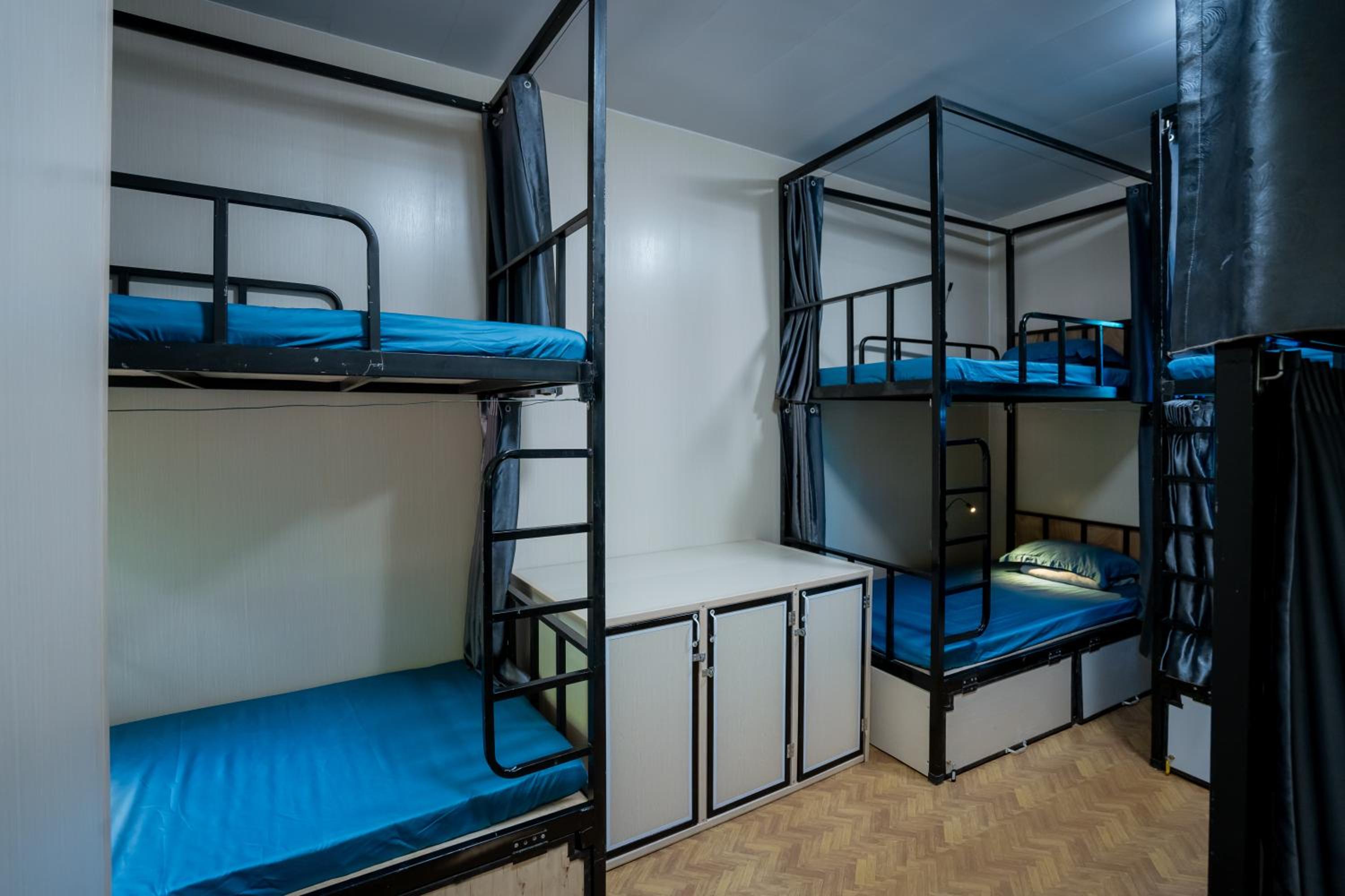 8-Bed Mixed Dormitory Room photo 1