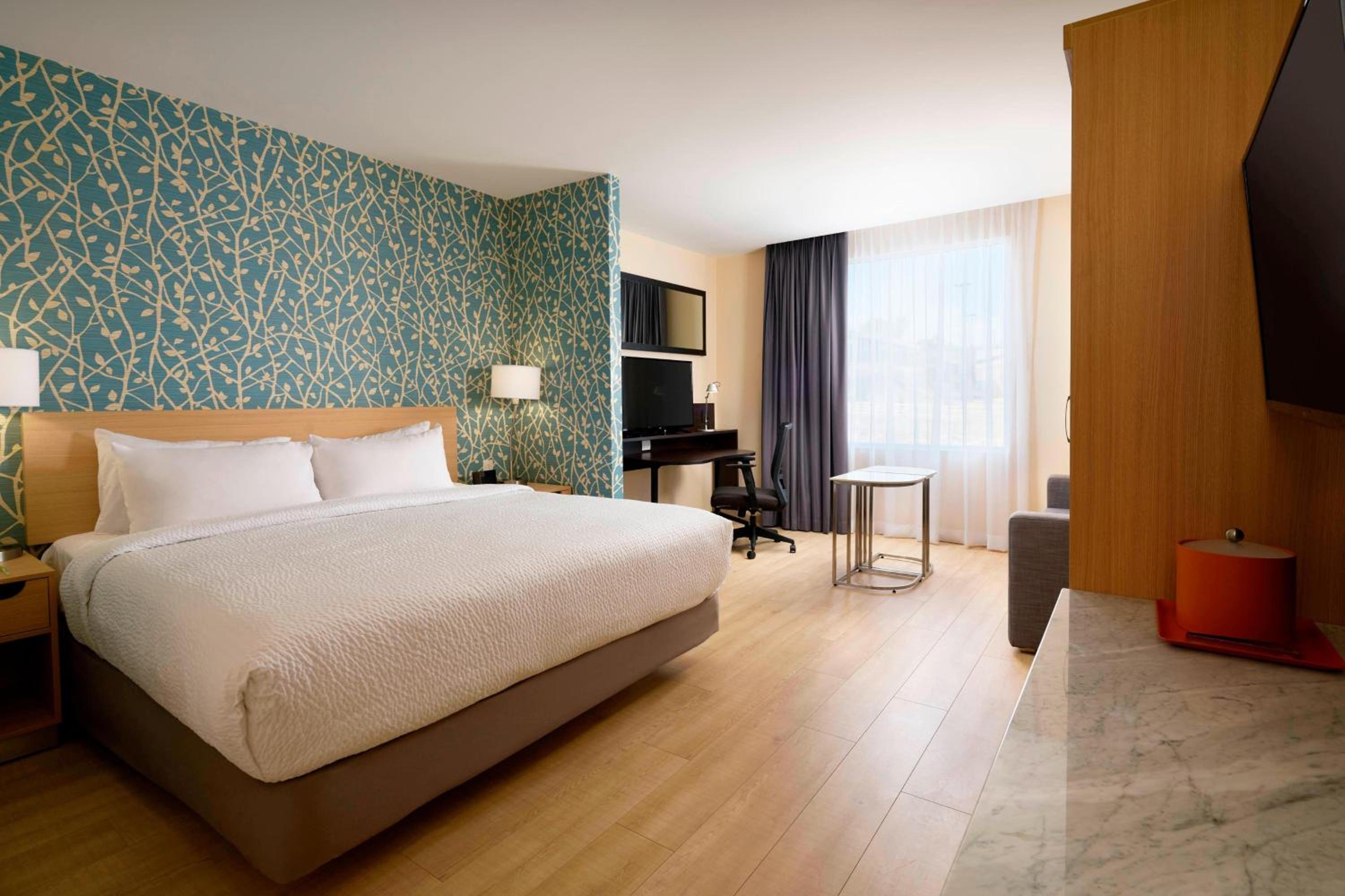 Superior King Room with Sofa Bed photo 1