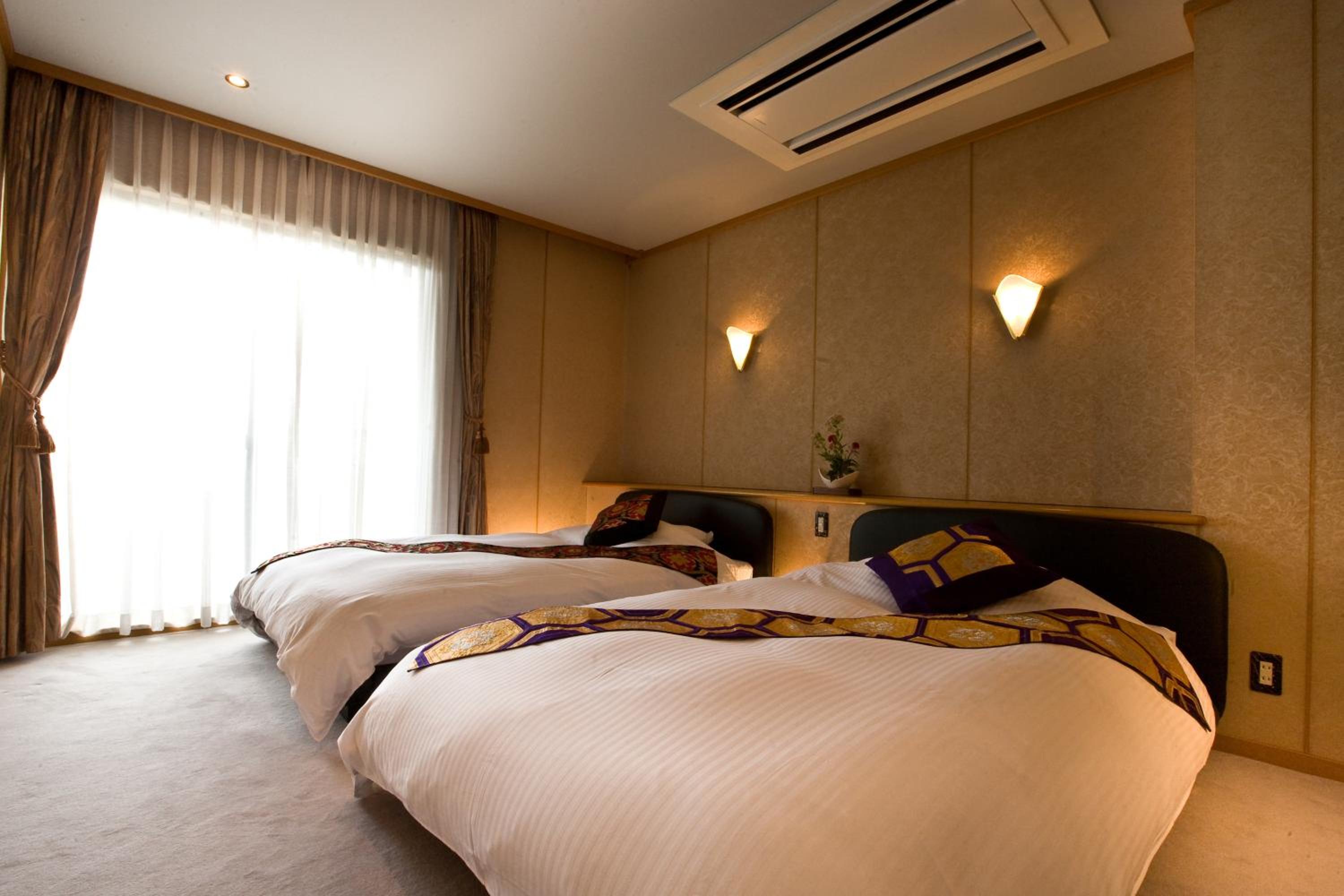 Twin Suite Room with Tatami Area photo 3