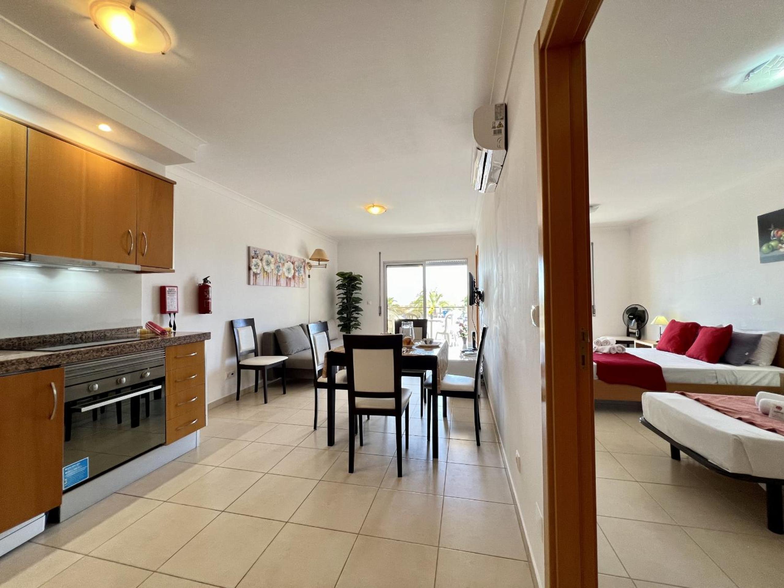 Apartment photo 2