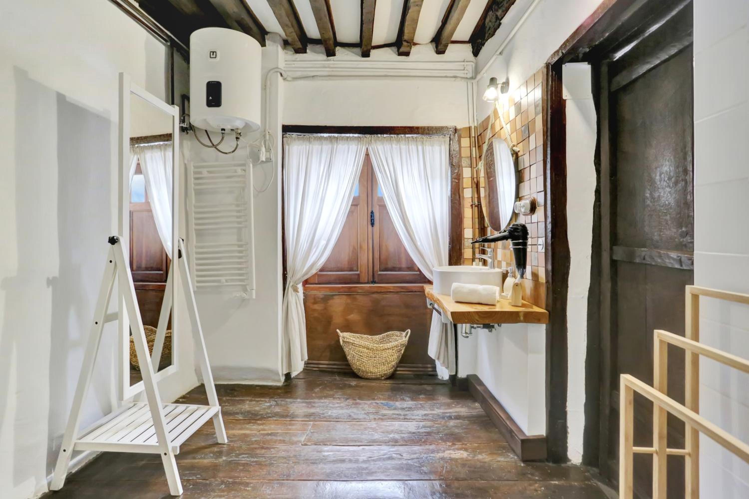 Quadruple Room with Private Bathroom