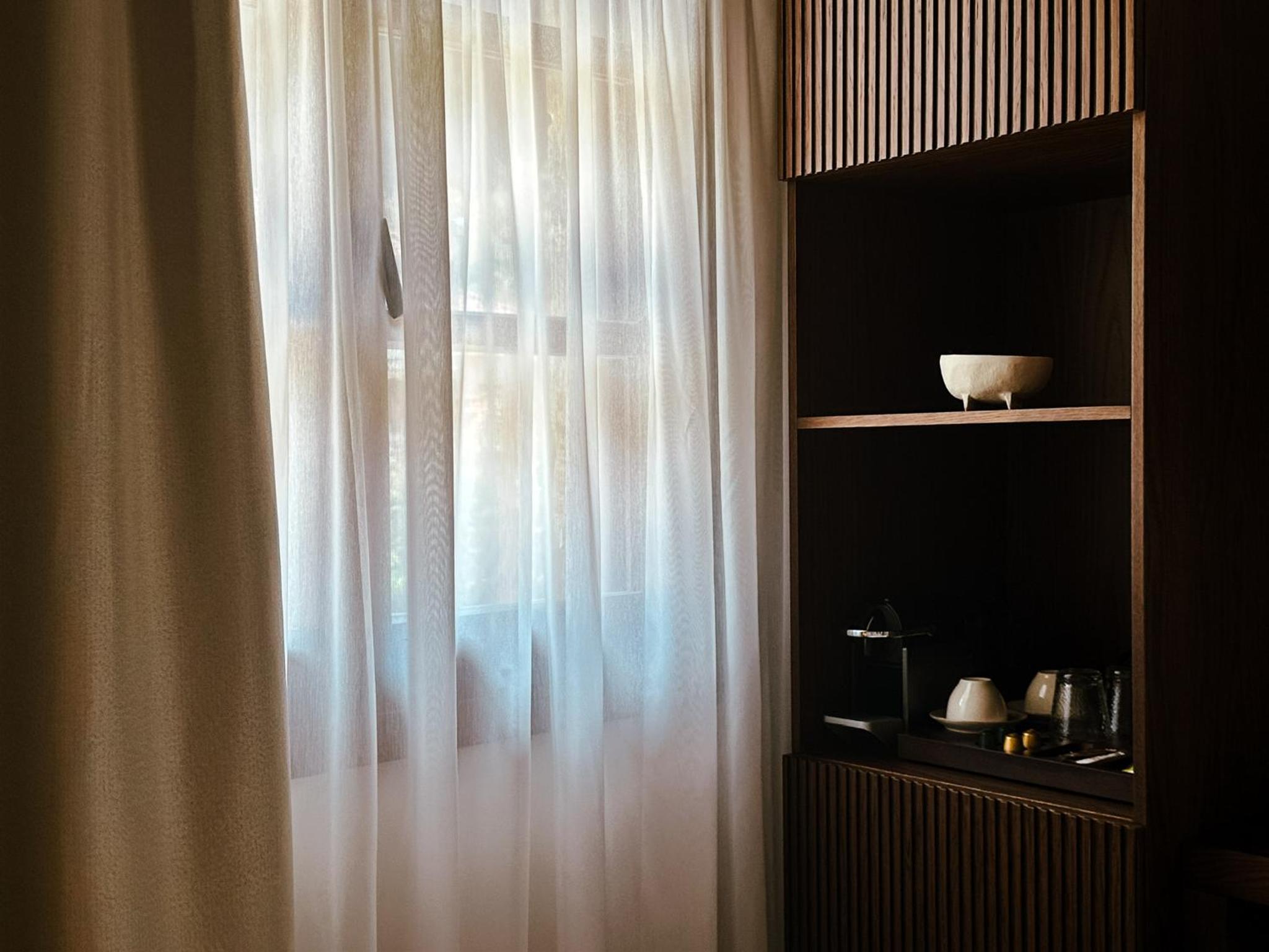 Deluxe Double Room with Balcony photo 2