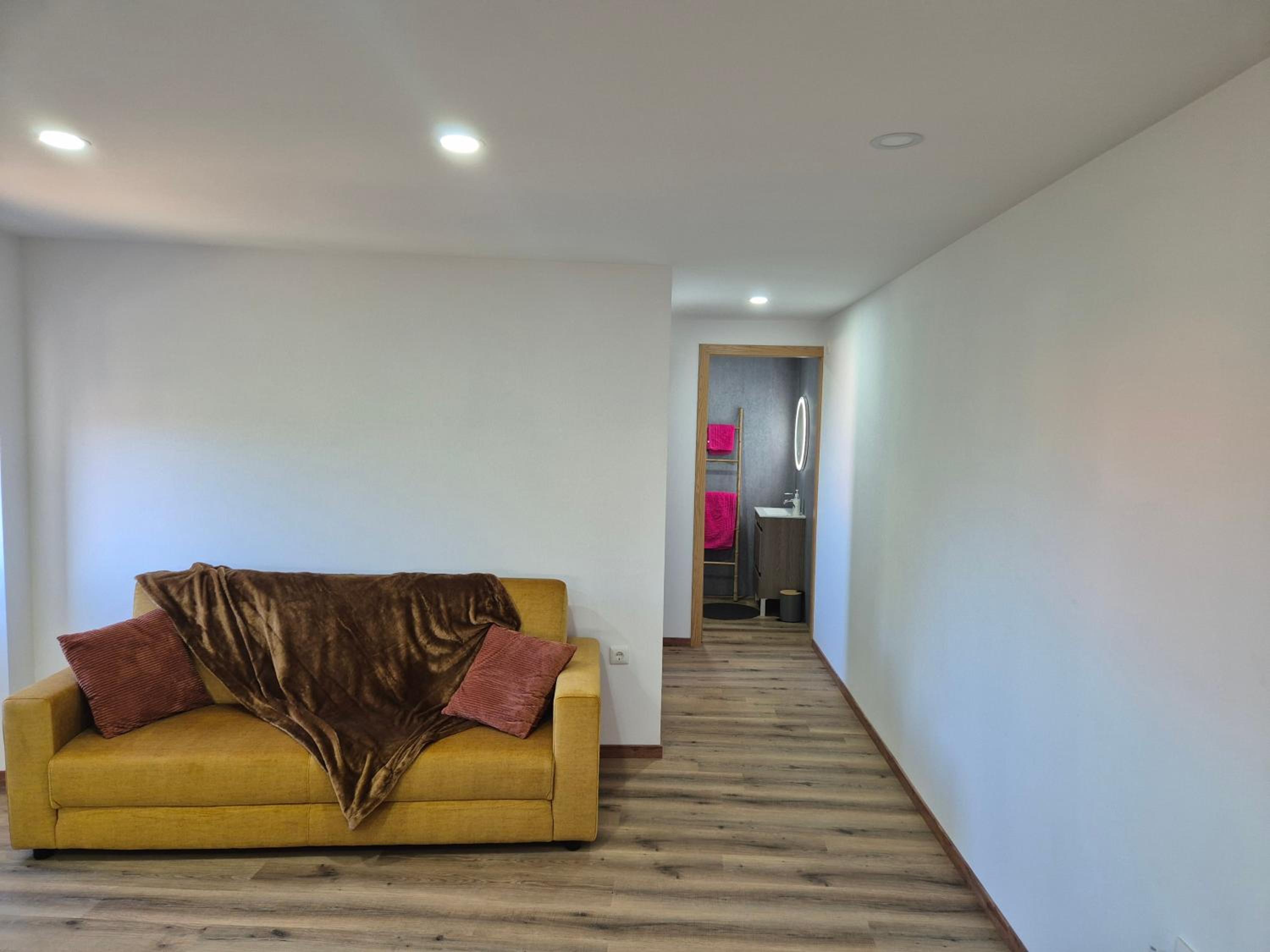 One-Bedroom Apartment photo 1